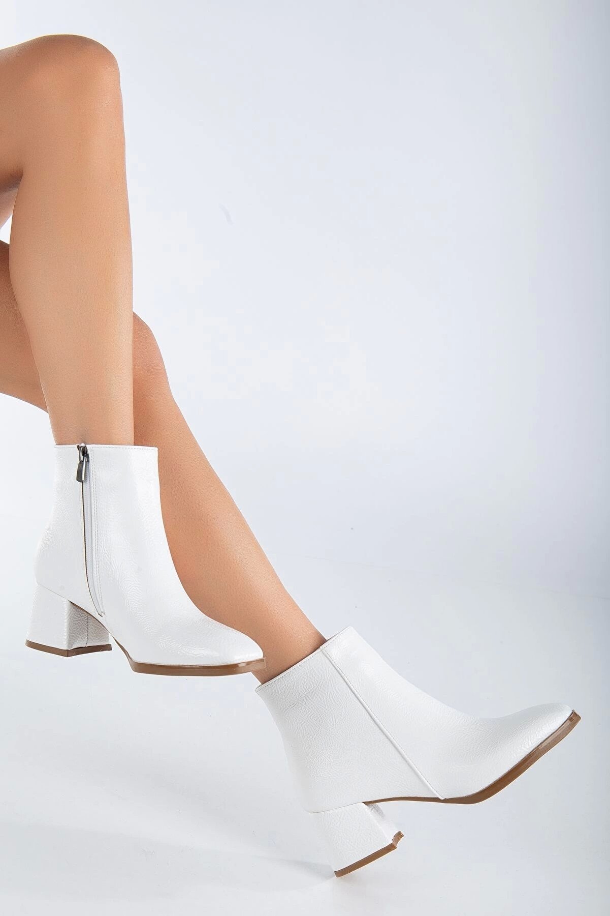 Gult Kadın Küt Burunlu Bot