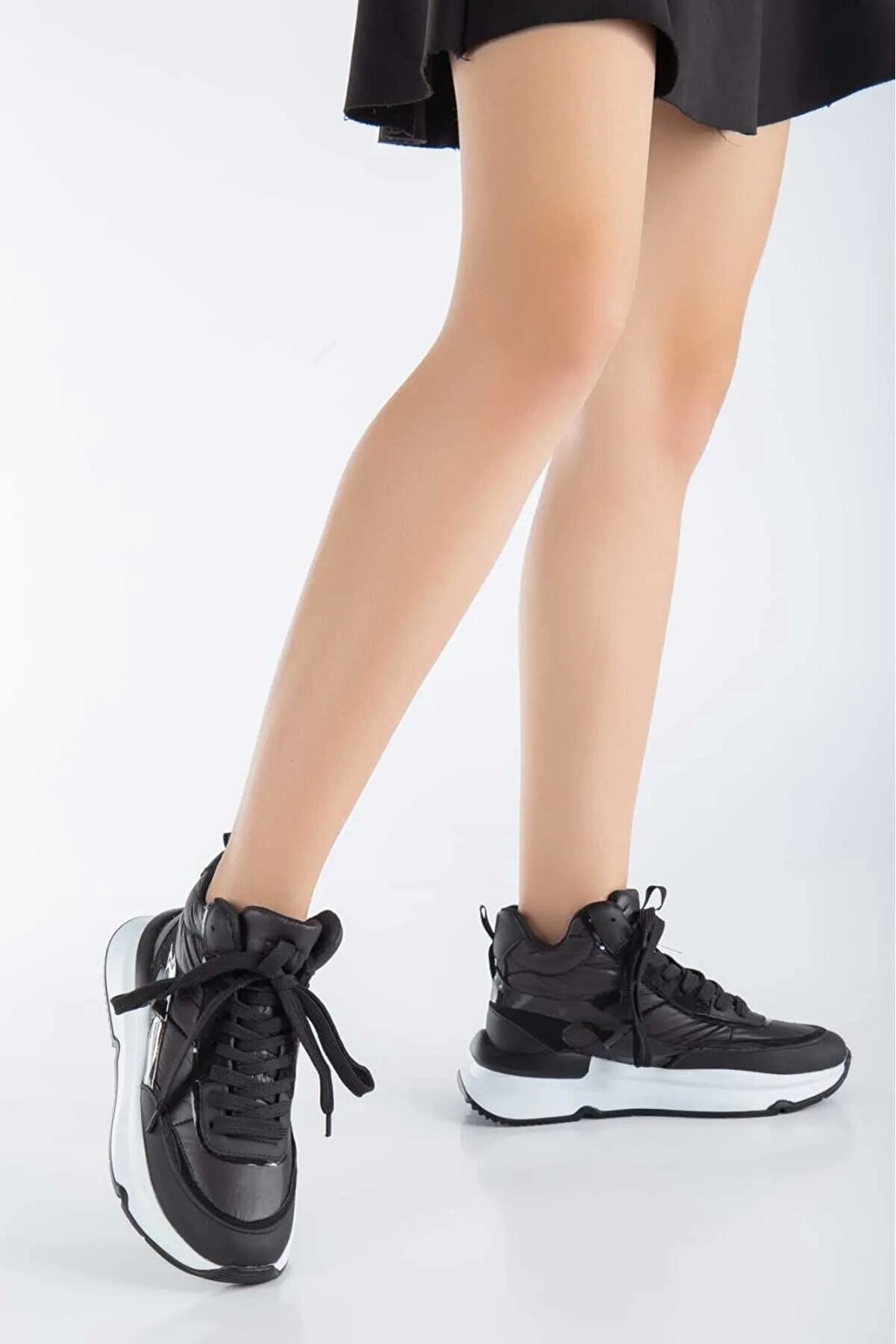 Gult Kadi̇n Spor Bot