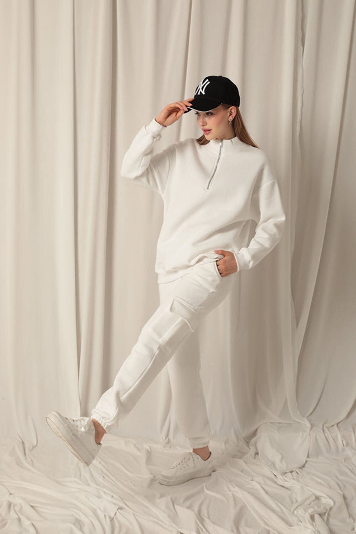 Store &Uuml;&ccedil; İpli̇k Di̇k Yaka Yarım Fermuarlı Kadın Ekru Sweat