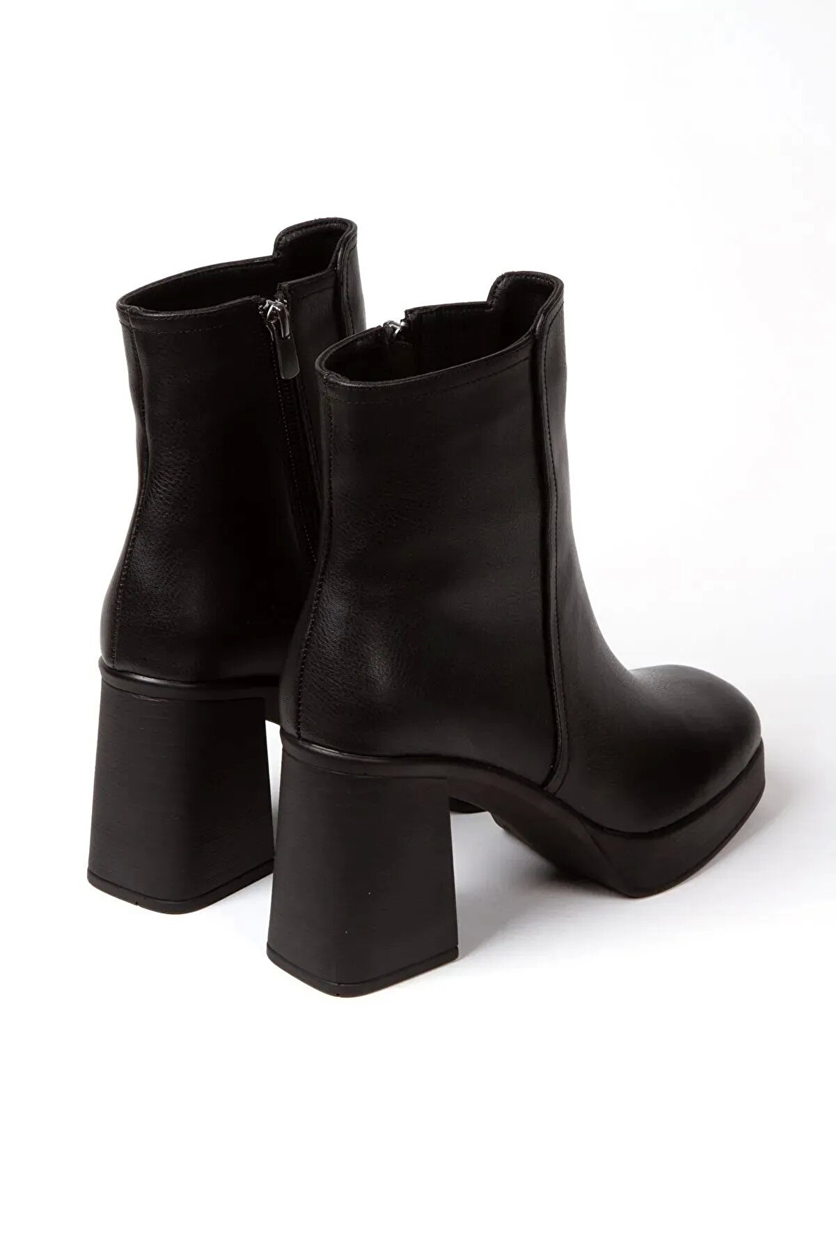 Gult Kadın Farmuarlı Si̇yah Mat Yüksek Topuklu Tarz Bot