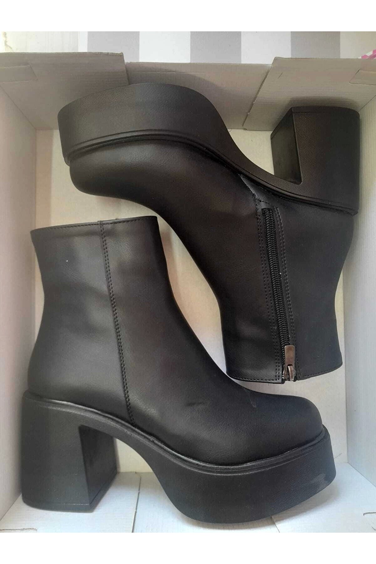 Gult Kadın Farmuarlı Si̇yah Mat Yüksek Topuklu Tarz Bot