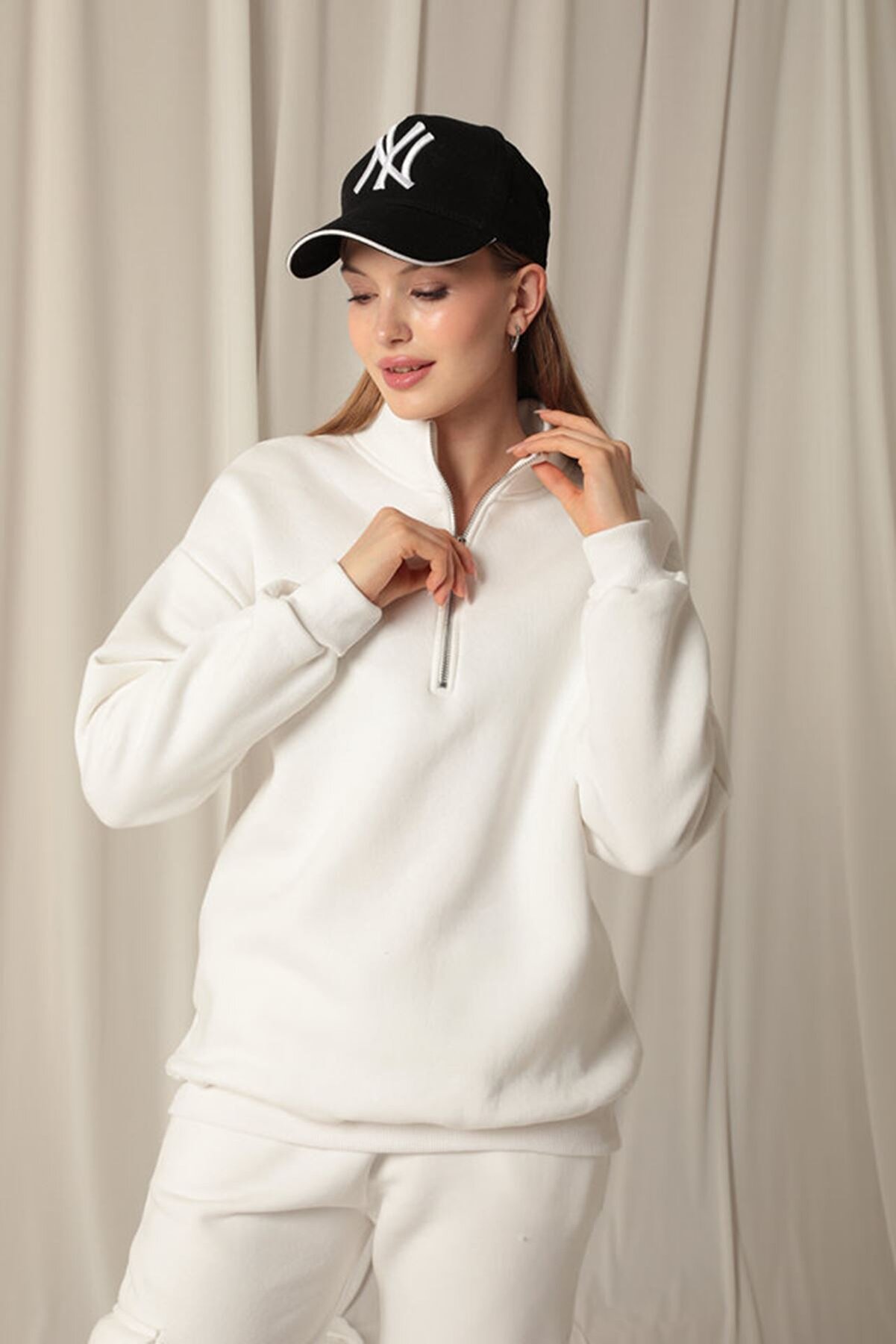 Store &Uuml;&ccedil; İpli̇k Di̇k Yaka Yarım Fermuarlı Kadın Ekru Sweat