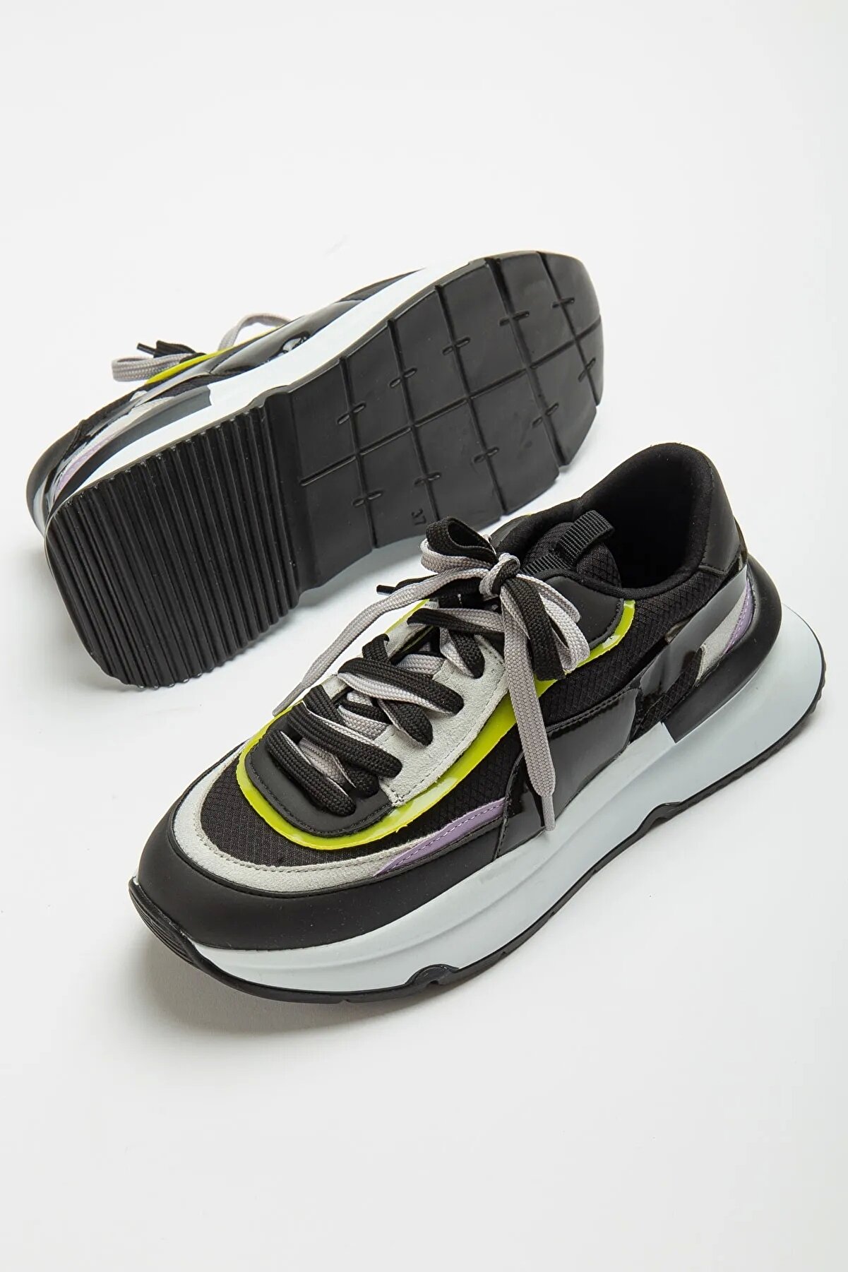 Gult Si̇yah Kapi̇tone Detaysız Spor Ayakkabı