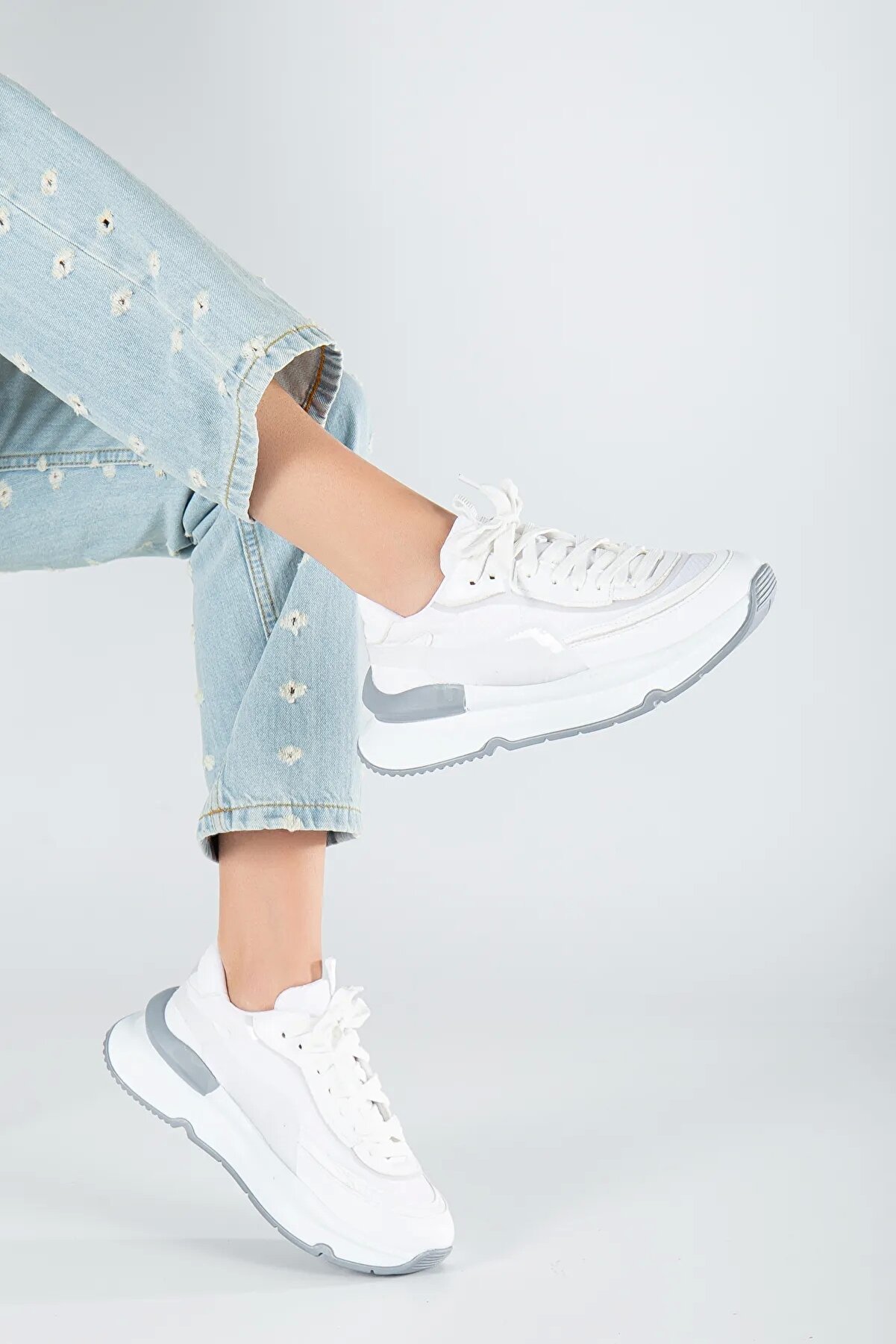 Gult Beyaz Kapi̇tone Detaysız Spor Ayakkabı