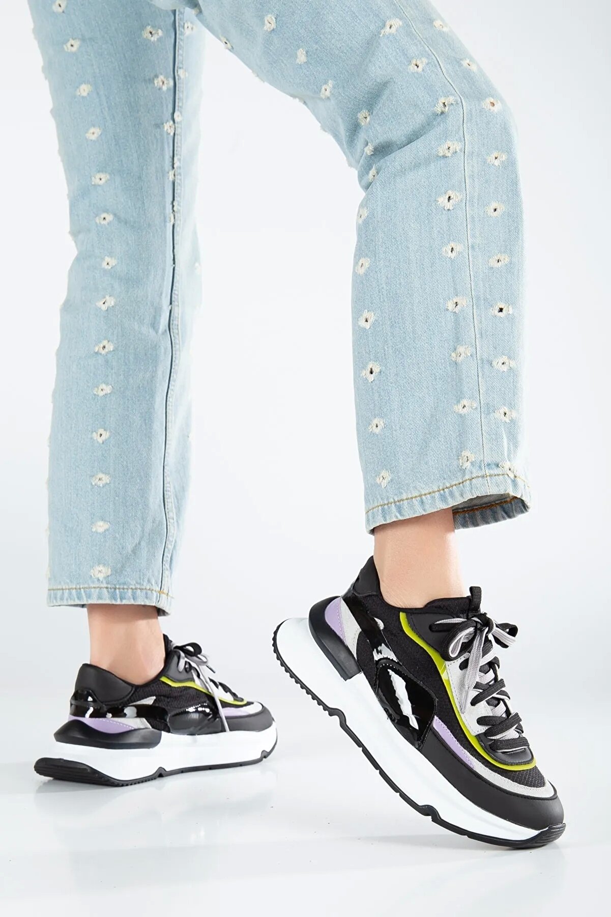 Gult Si̇yah Kapi̇tone Detaysız Spor Ayakkabı