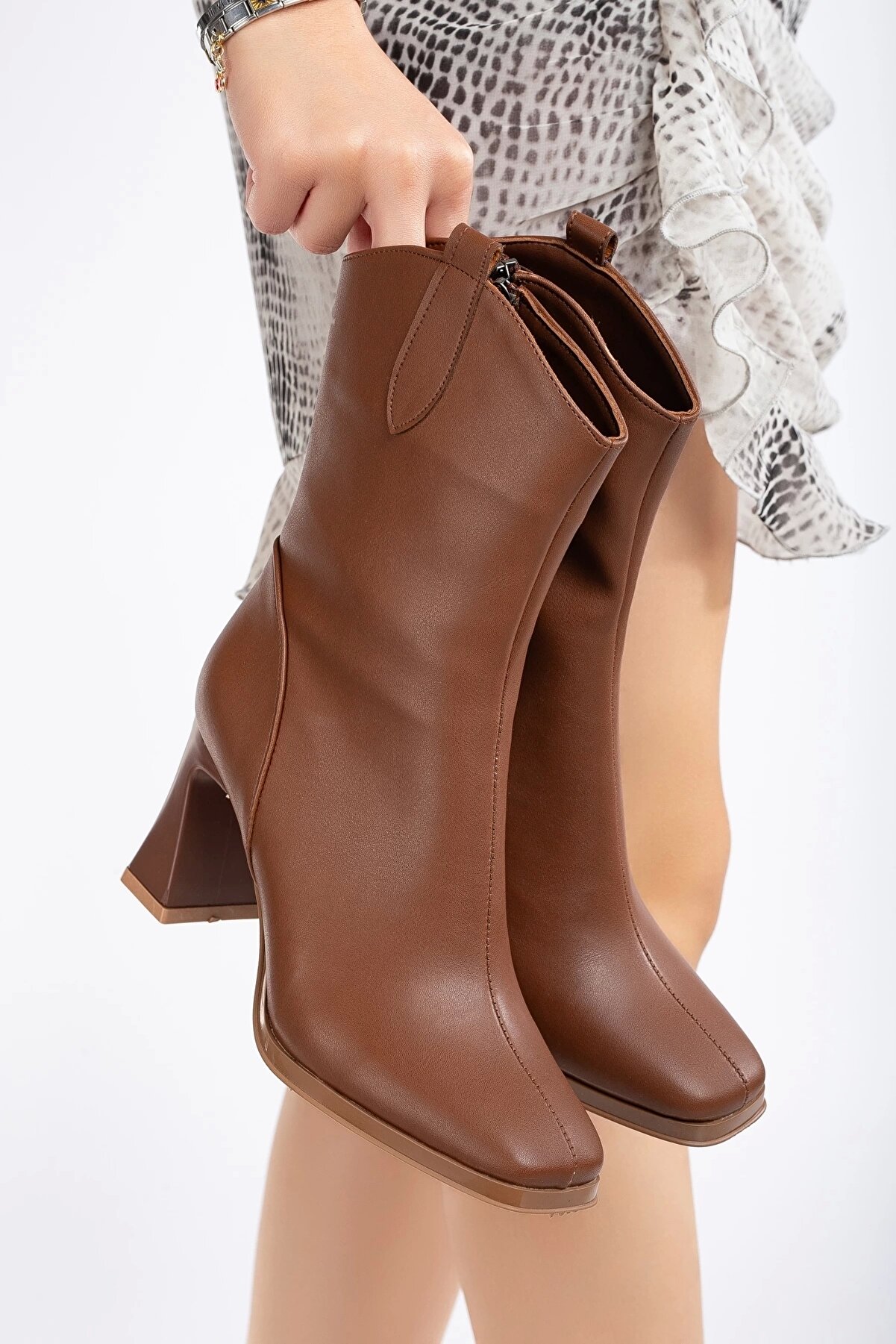 Lulo Kadın Şık Tarz 8 Cm Topuklu Uzun Bot Taba