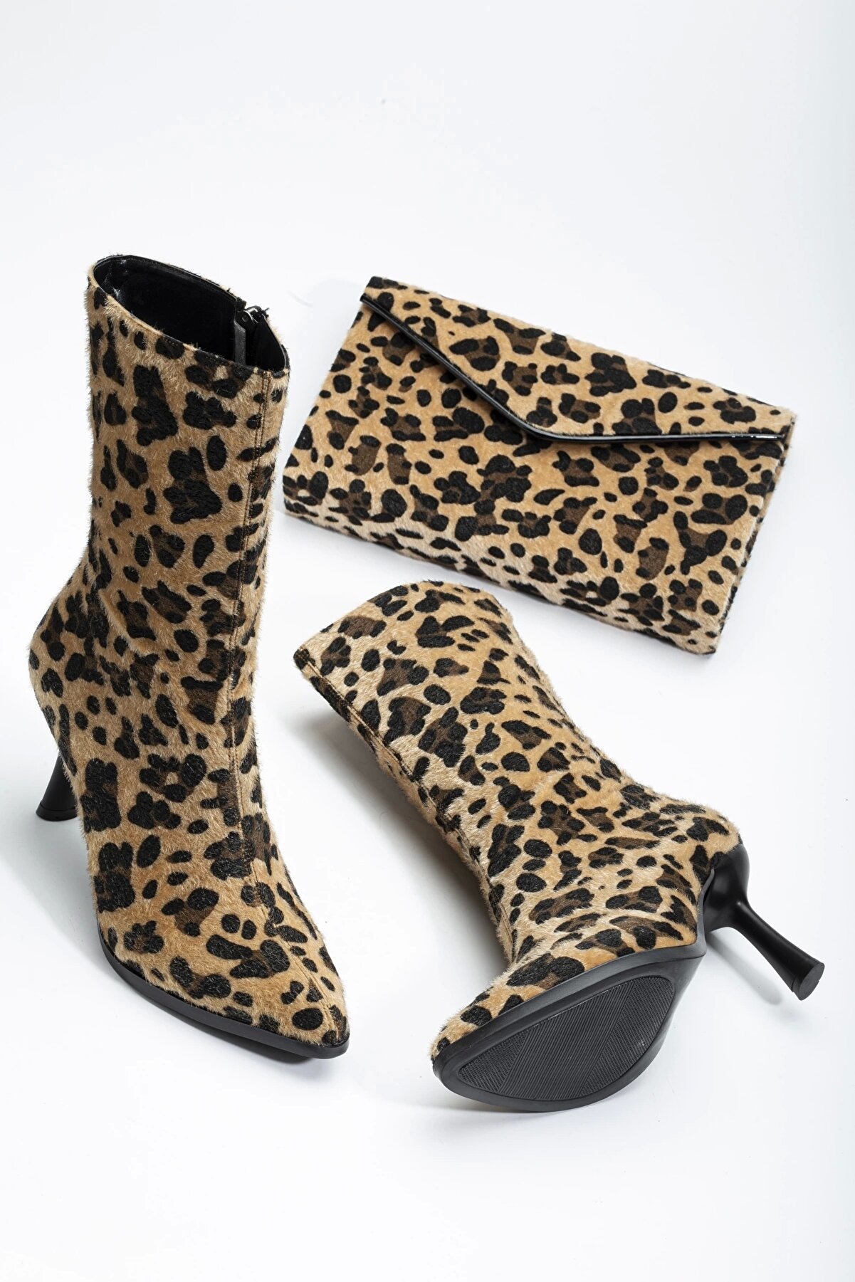 Gult Kadın &Ccedil;orap Bot Ve &Ccedil;anta Kombi̇ni̇ Leopar