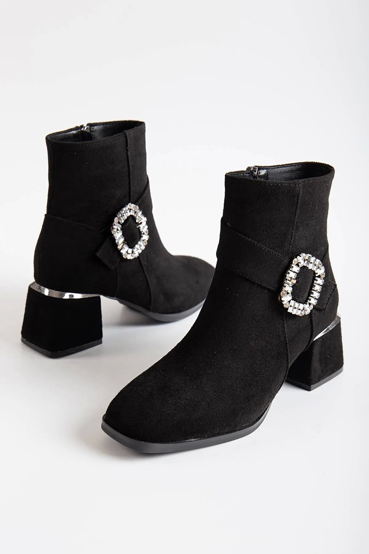 Gult Kadın 6 Cm Kut Burun Şık Dana Si̇yah Süet Bot