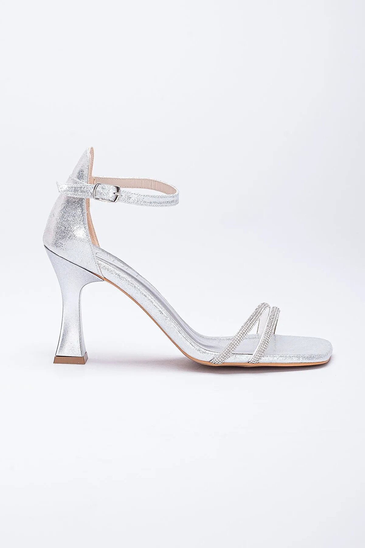 Gult Kadın Ince Topuklu Arkası Kapalı Yazlık Taş Işlemeli̇ Ayakkabı Gümüş