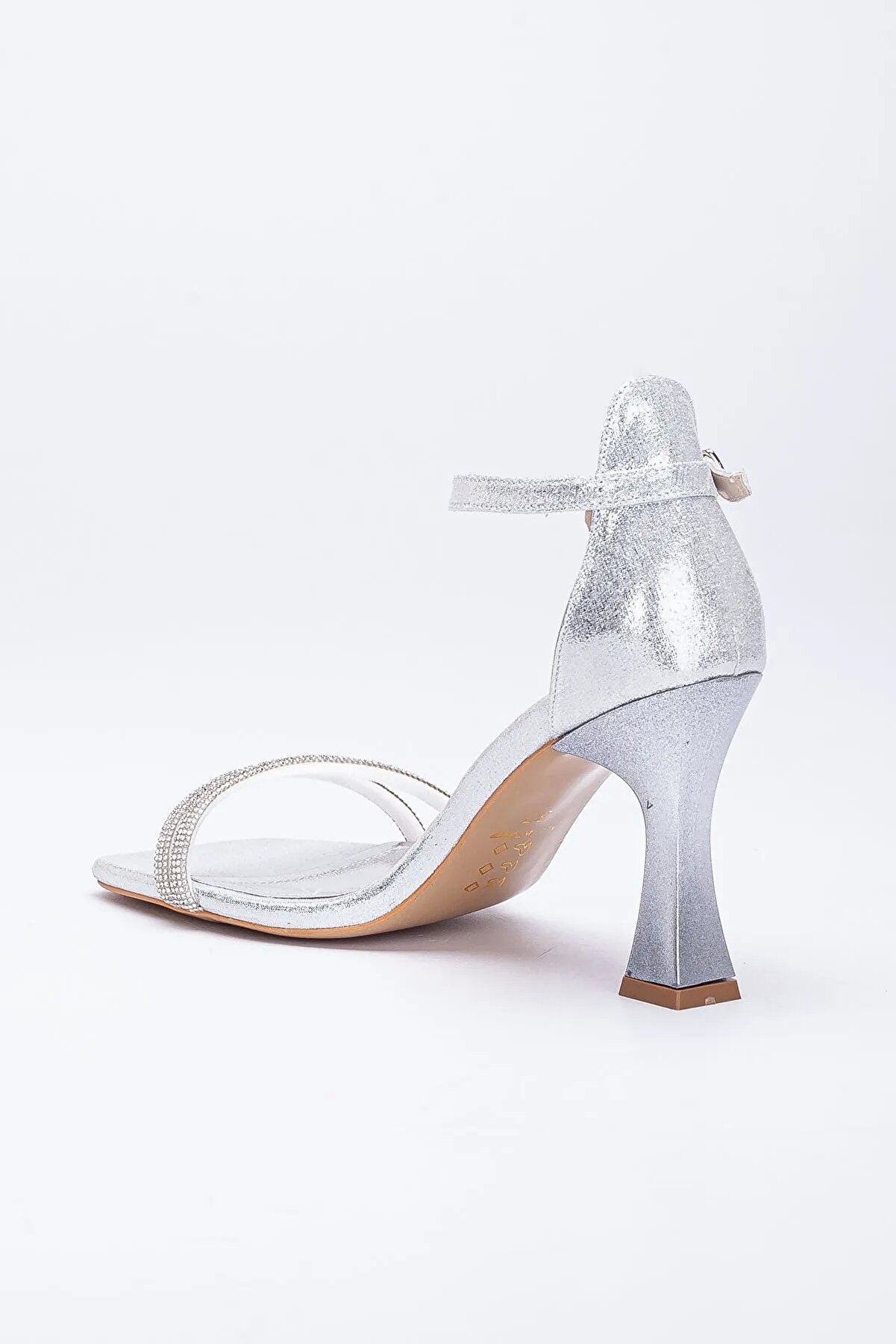 Gult Kadın Ince Topuklu Arkası Kapalı Yazlık Taş Işlemeli̇ Ayakkabı Gümüş