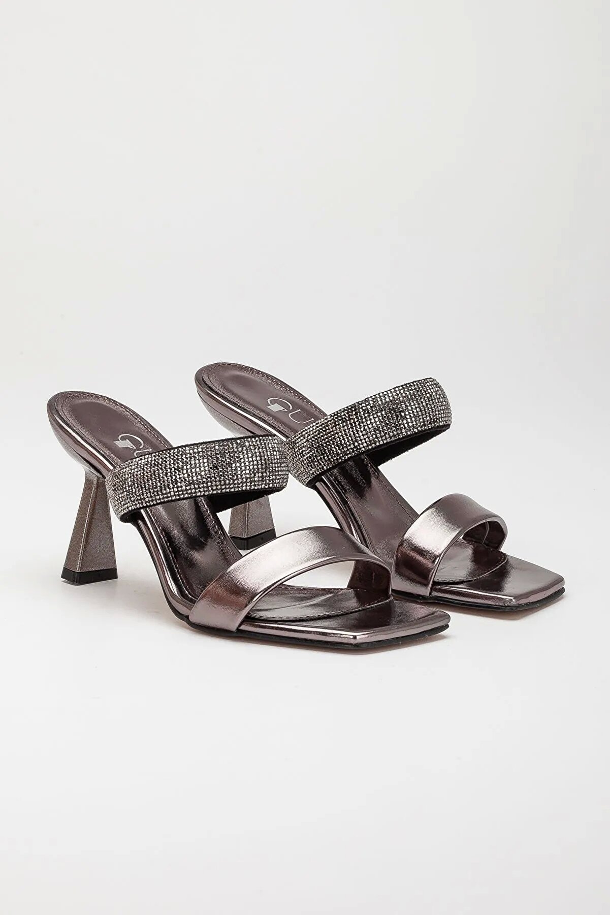 Gult Kadın Renkli̇ Taşlı Terli̇k