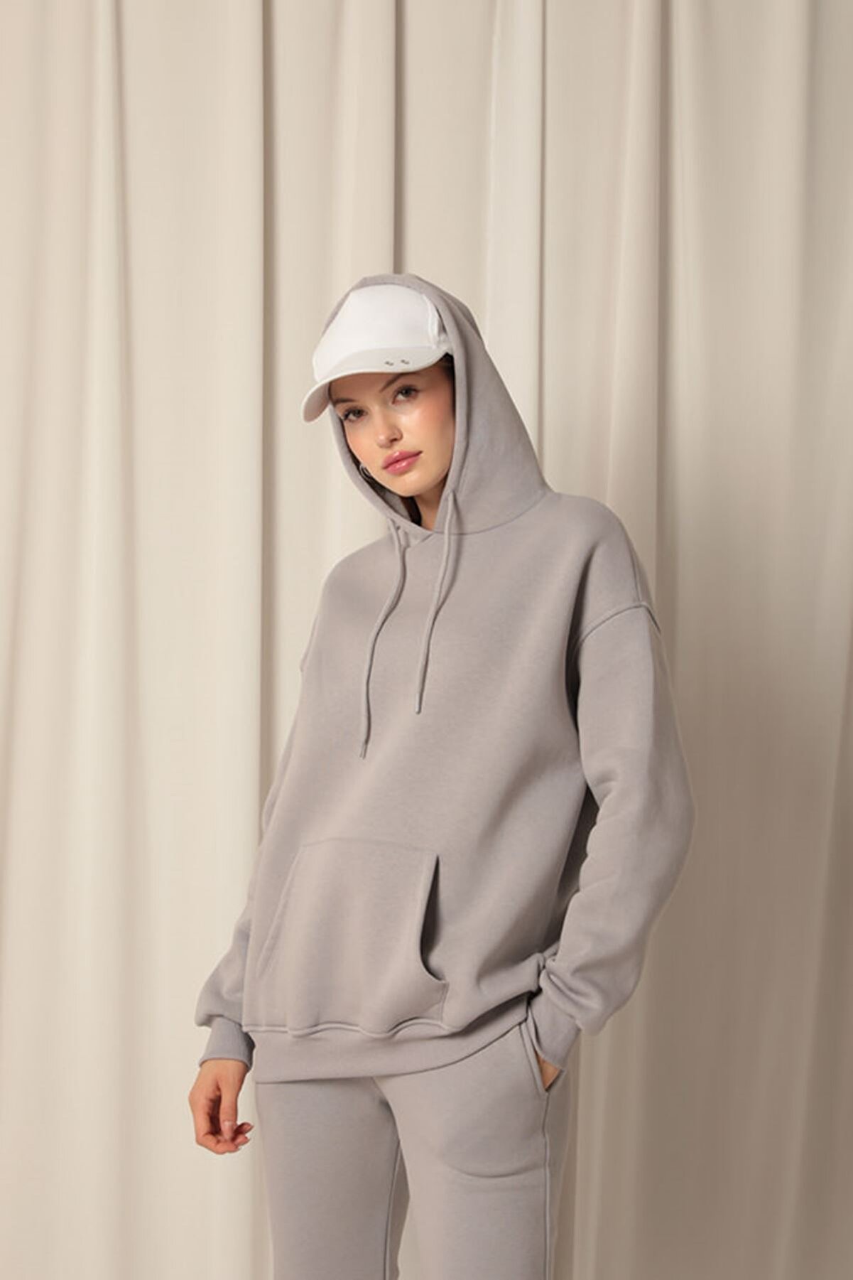 Di̇mba Shoppi̇ng &Uuml;&ccedil; İpli̇k Kumaş Kanguru Cep Kap&uuml;şonlu Kadın Gri̇ Sweat