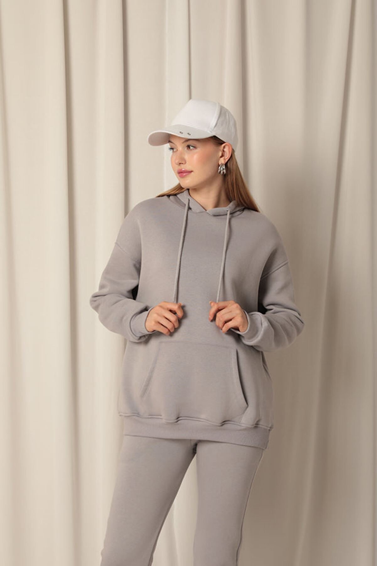 Di̇mba Shoppi̇ng &Uuml;&ccedil; İpli̇k Kumaş Kanguru Cep Kap&uuml;şonlu Kadın Gri̇ Sweat