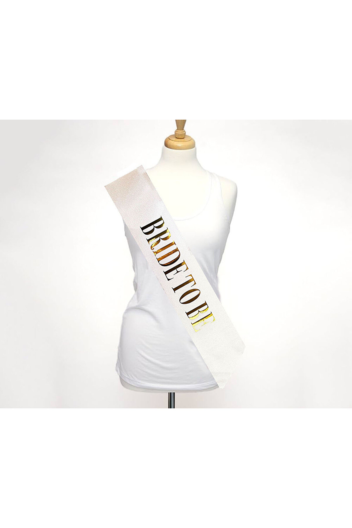 Go İthalat Beyaz &Uuml;zeri̇ Altın B&uuml;y&uuml;k Bri̇de To Be Yazılı Si̇mli̇ Işıltılı Kuşak Kemer 10 Cm Geni̇şli̇k (4130)