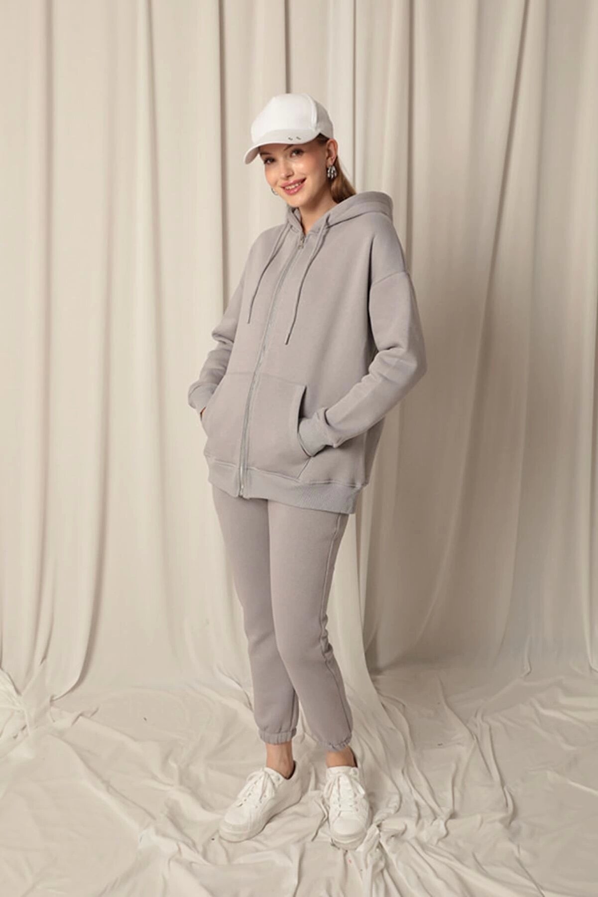 Doli̇t &Uuml;&ccedil; İpli̇k Kanguru Cep Fermuarlı Kap&uuml;şonlu Kadın Koyu Gri̇ Sweat