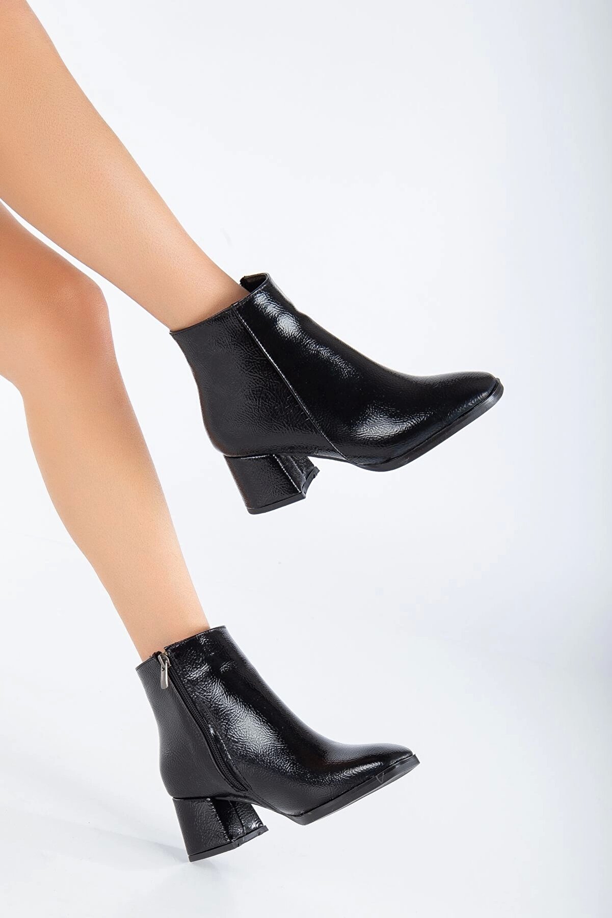 Gult Kadın Küt Burunlu Bot