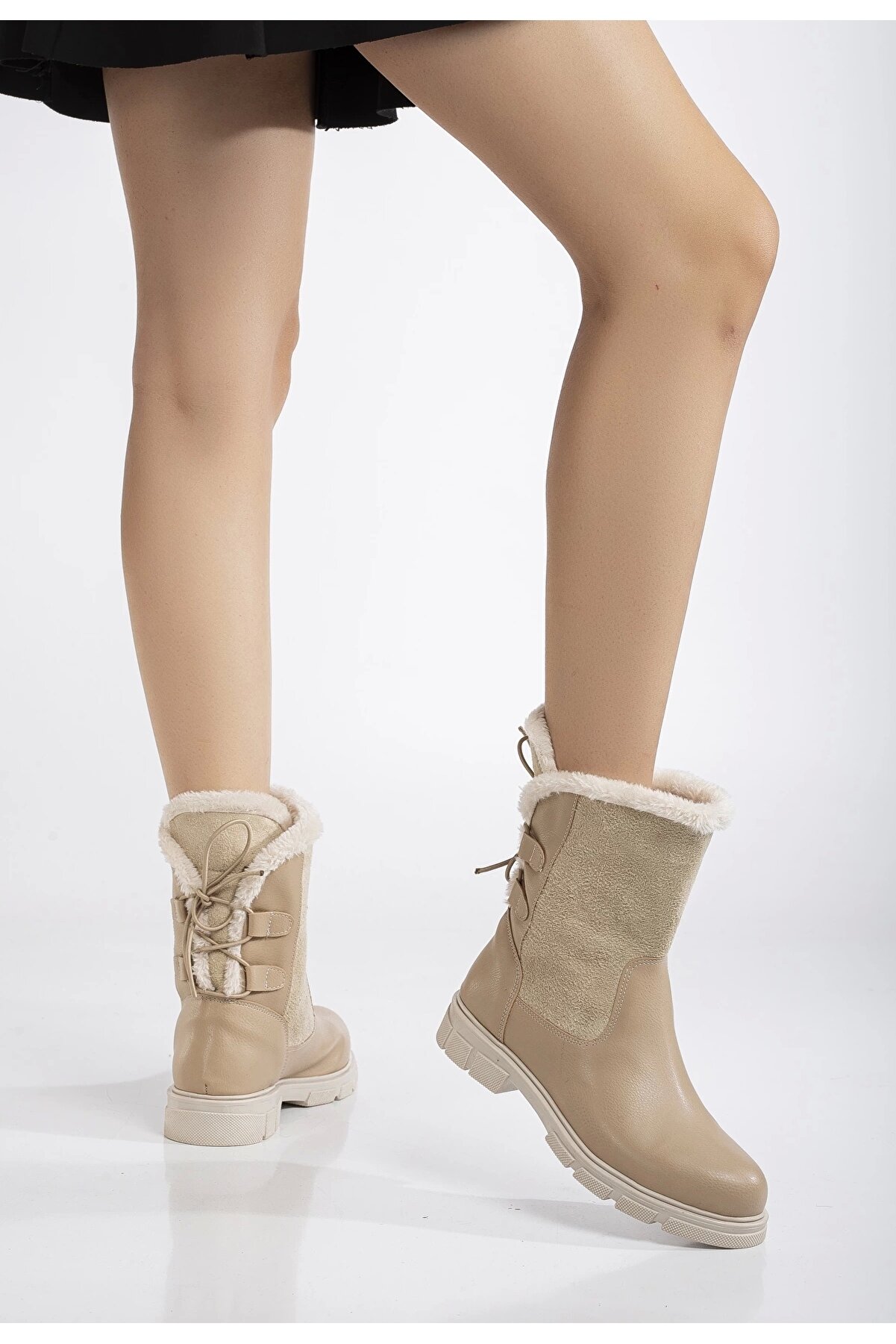Gult Kadın Kürklü Bot Nude