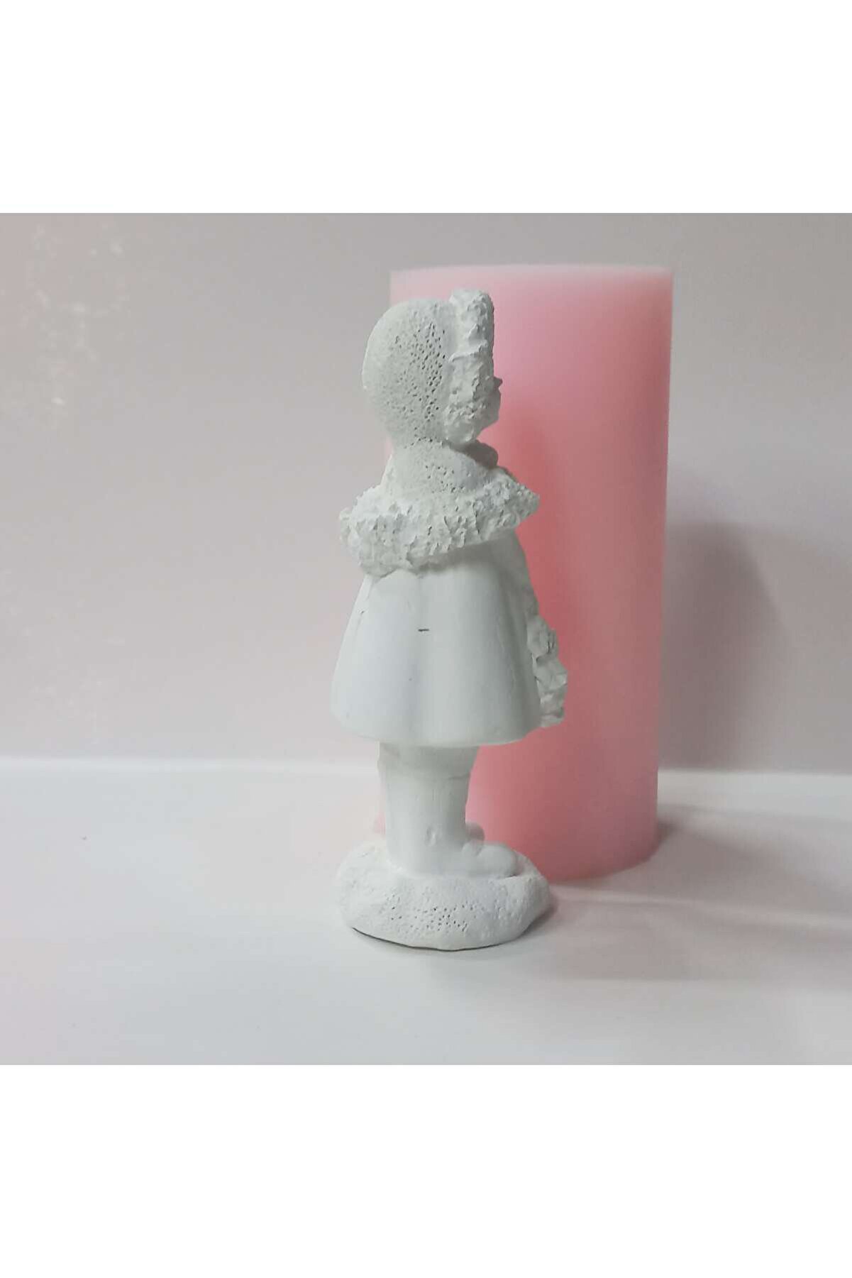 Kalıpcınızburada Çelenk Tutan Kız Si̇li̇kon Kalıp -K7679
