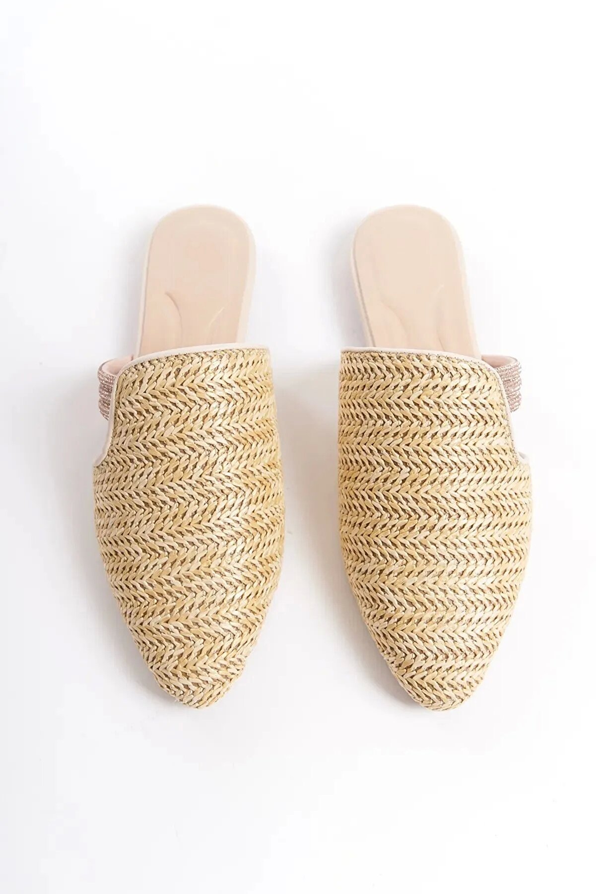 Gult Kadın Taşlı Hasır Detay G&uuml;nl&uuml;k Si̇vri̇ Burun Terli̇k