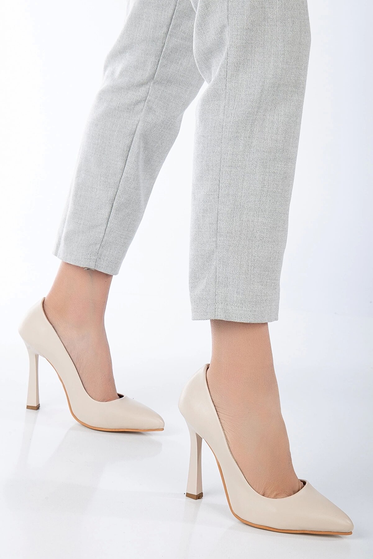 Sti̇letto 10 Cm Kadeh Topuklu Bej