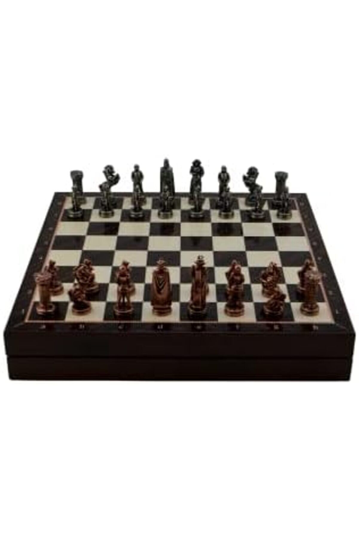 Moyshops Orta Boy Metal İngi̇li̇z Satranç Takımı Ve Cevi̇z Desenli̇ Sandıklı Mdf Tahtası (36X36X6