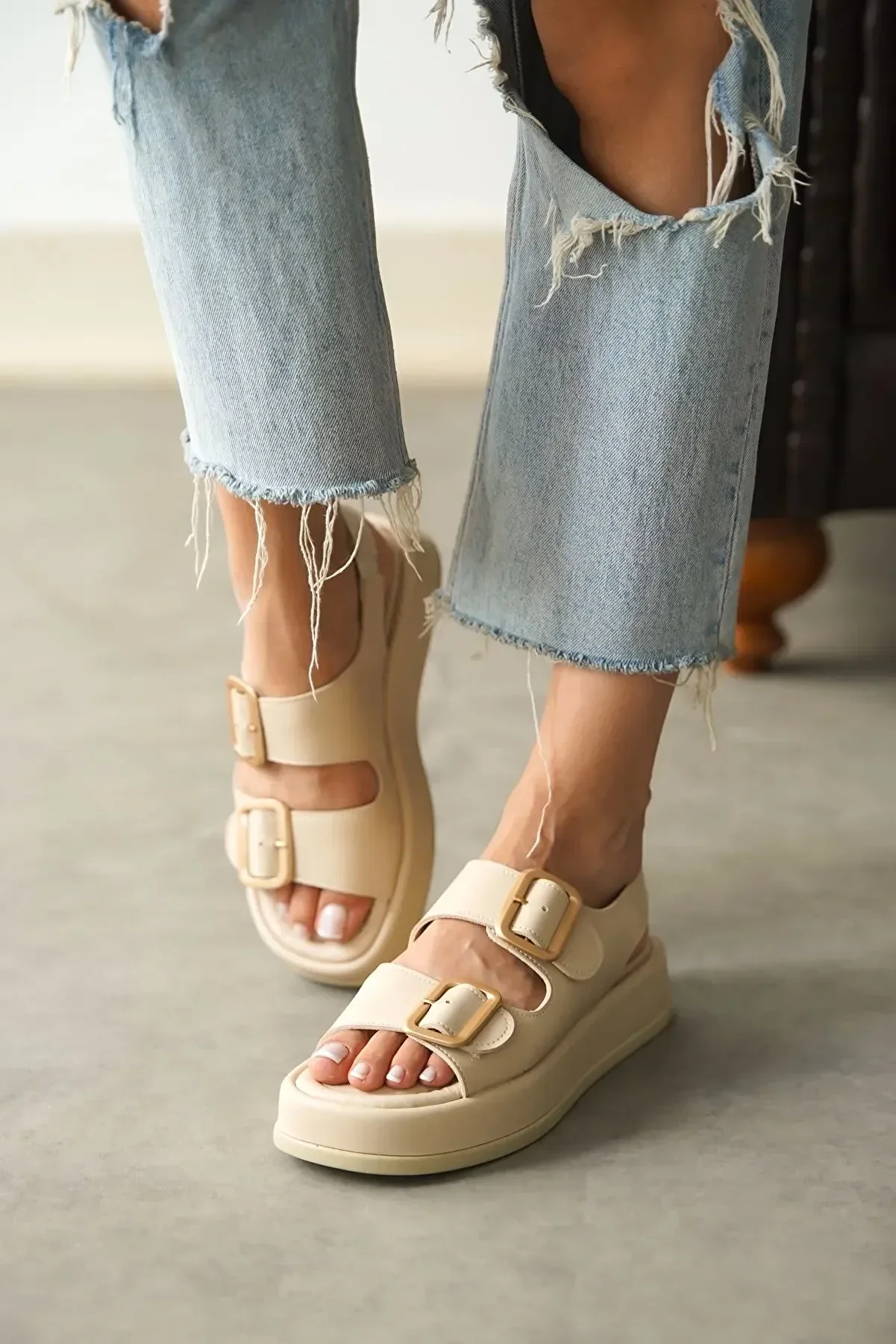 Gult Kadın Sandalet Tokalı