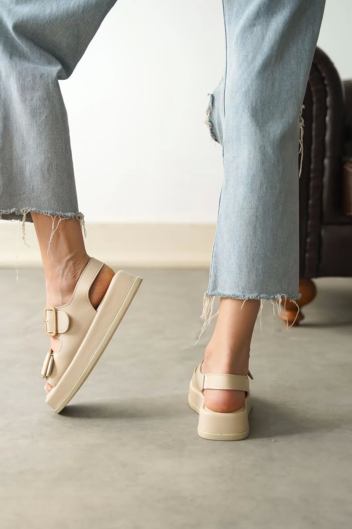 Gult Kadın Sandalet Tokalı