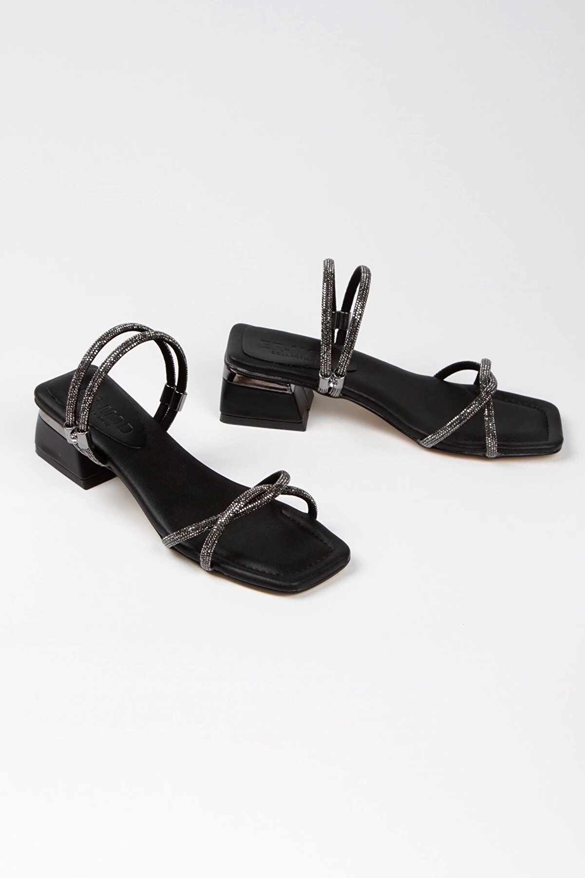 Gult Kadın Çapraz Taşlı Abi̇ye Ayakkabı Si̇yah