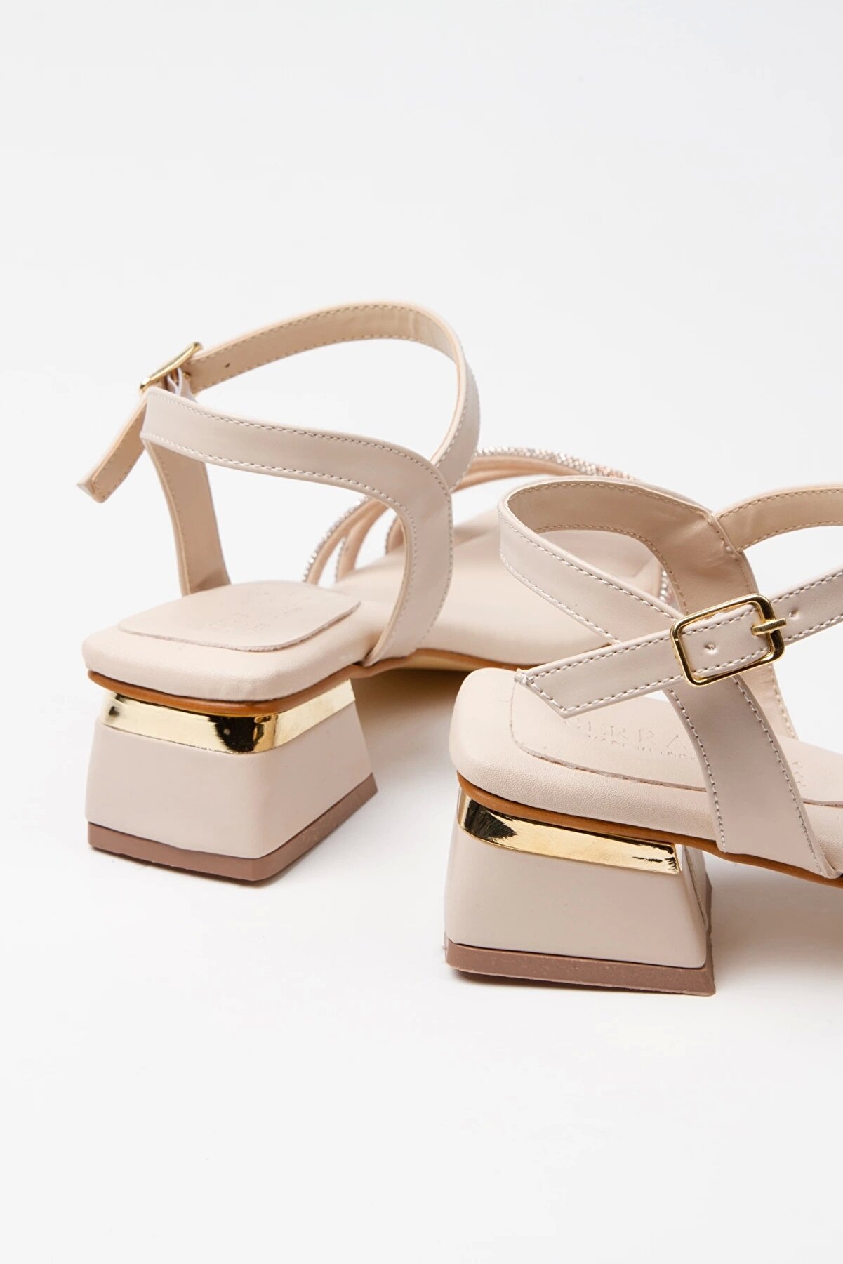 Gult Kadın Bej Kısa Kalın Topuklu Taşlı Abi̇ye Ayakkabı