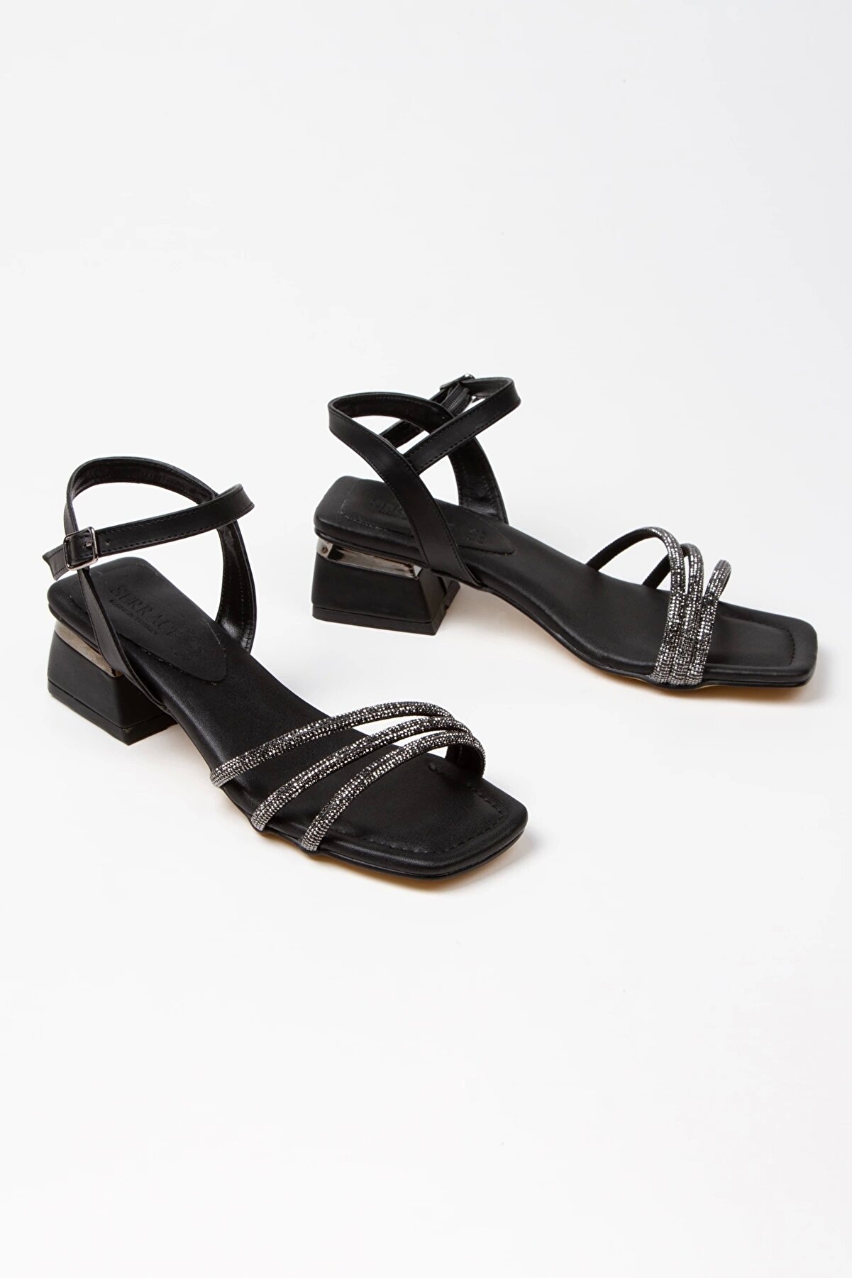 Gult Kadın Si̇yah Kısa Kalın Topuklu Taşlı Abi̇ye Ayakkabı