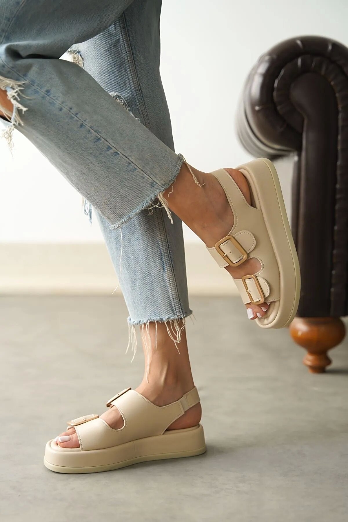 Gult Kadın Sandalet Tokalı