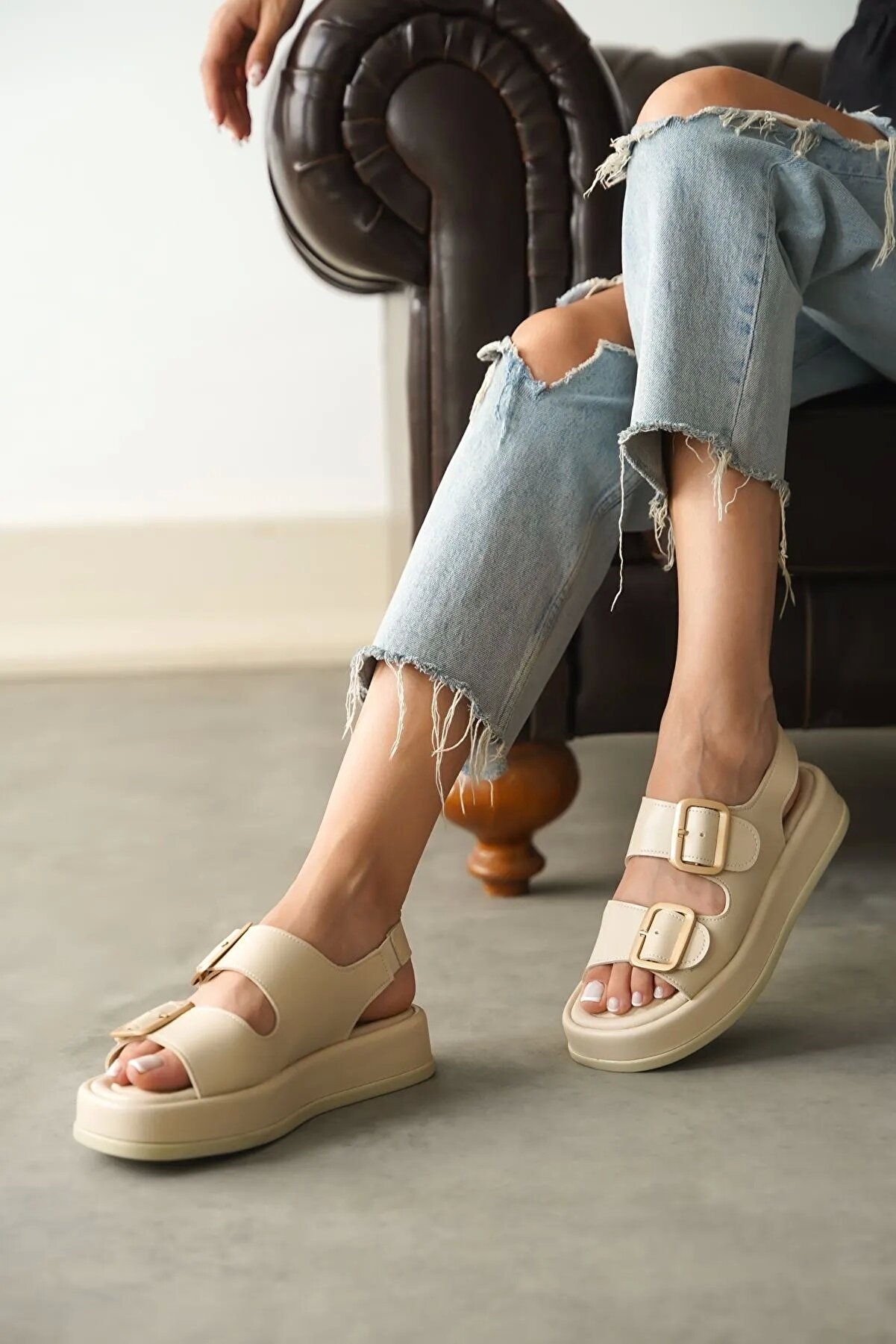 Gult Kadın Sandalet Tokalı