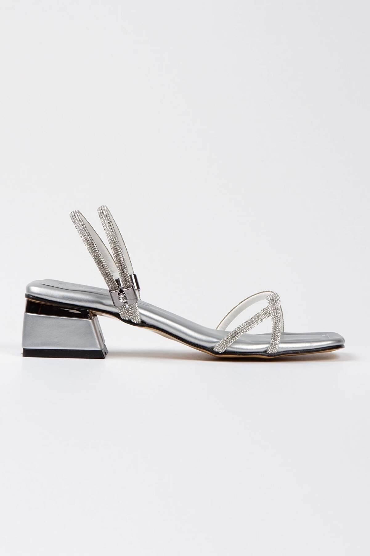 Gult Kadın &Ccedil;apraz Taşlı Abi̇ye Ayakkabı G&uuml;m&uuml;ş