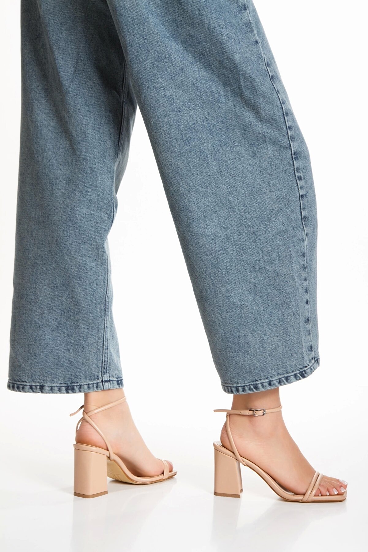 Gult Kadın Yazlık Kalın Topuklu Ayakkabı Nude