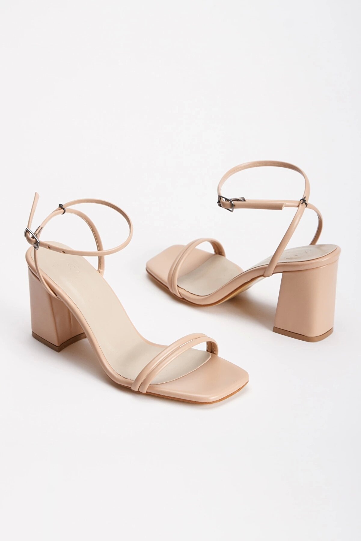 Gult Kadın Yazlık Kalın Topuklu Ayakkabı Nude