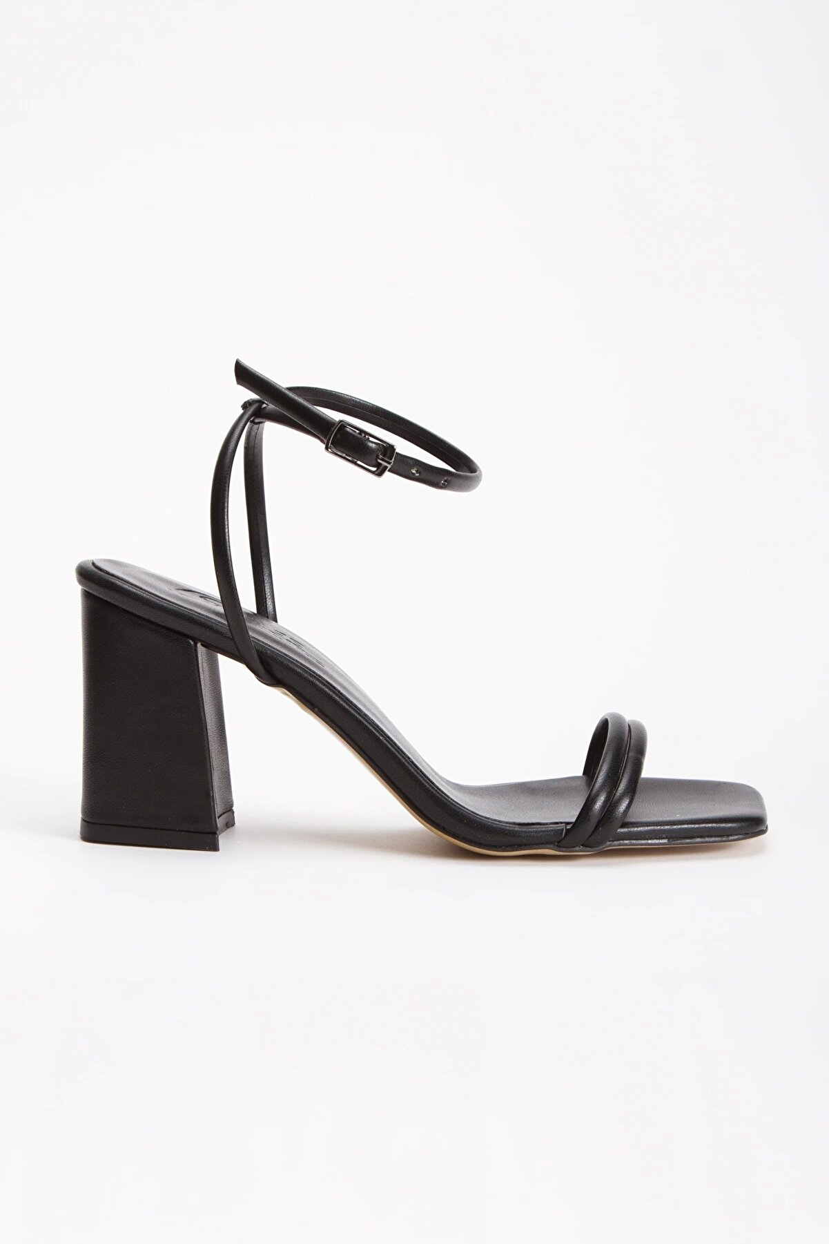 Gult Kadın Yazlık Kalın Topuklu Ayakkabı Si̇yah