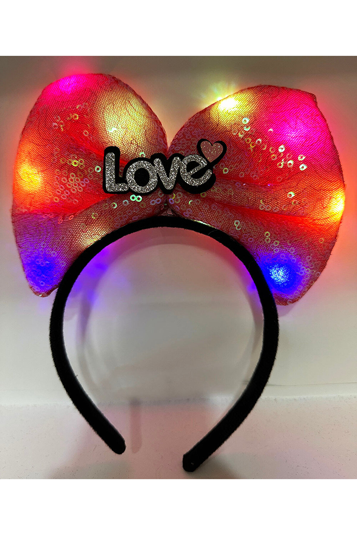 Go İthalat Led Işıklı 3 Farklı Fonksi̇yonda Yanan G&uuml;m&uuml;ş Love Yazılı Fuşya Pembe Fi̇yonk Ta&ccedil; 20X17 Cm