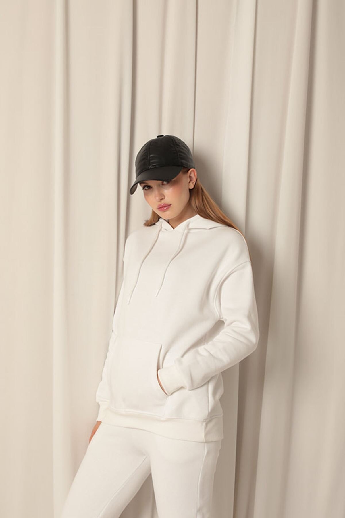 Znd Fashi̇on &Uuml;&ccedil; İpli̇k Kumaş Kanguru Cep Kap&uuml;şonlu Kadın Ekru Sweat