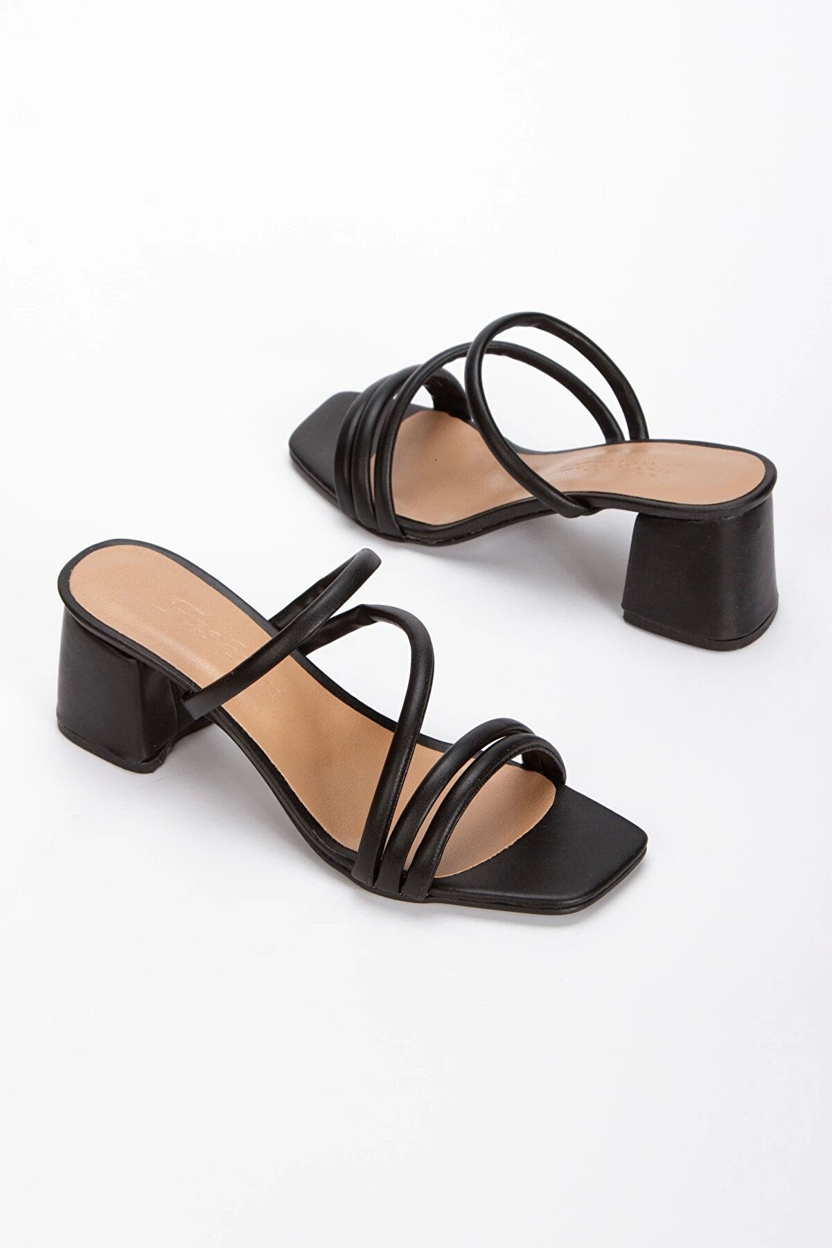 Gult Kadın Kalın Topuklu Bi̇yeli̇ Terli̇k Si̇yah