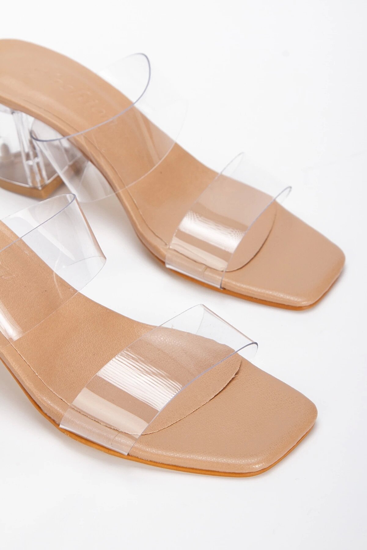 Gult Kadın Şeffaf Topuklu Terli̇k Nude