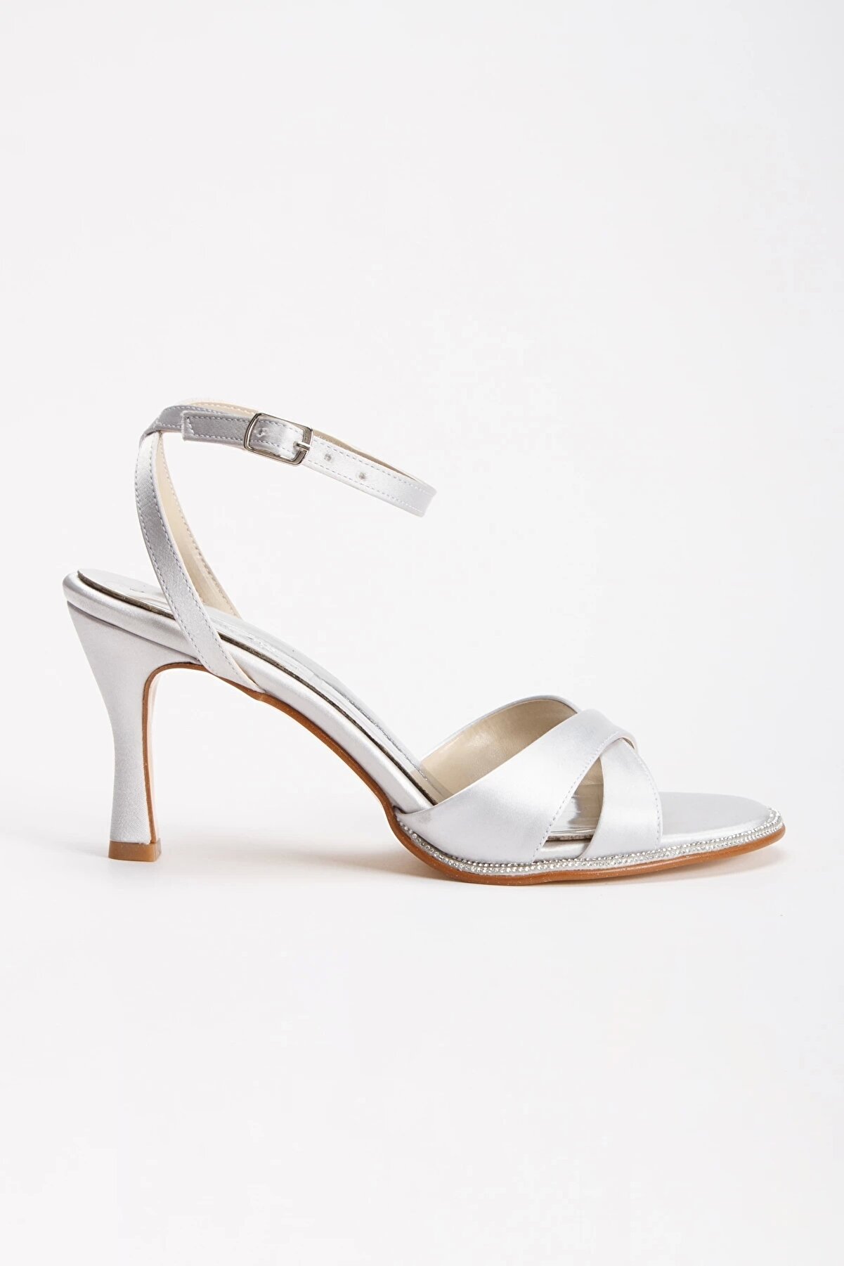 Gult Kadın Taşlı İnce Topuklu Abi̇ye Ayakkabı G&uuml;m&uuml;ş Saten