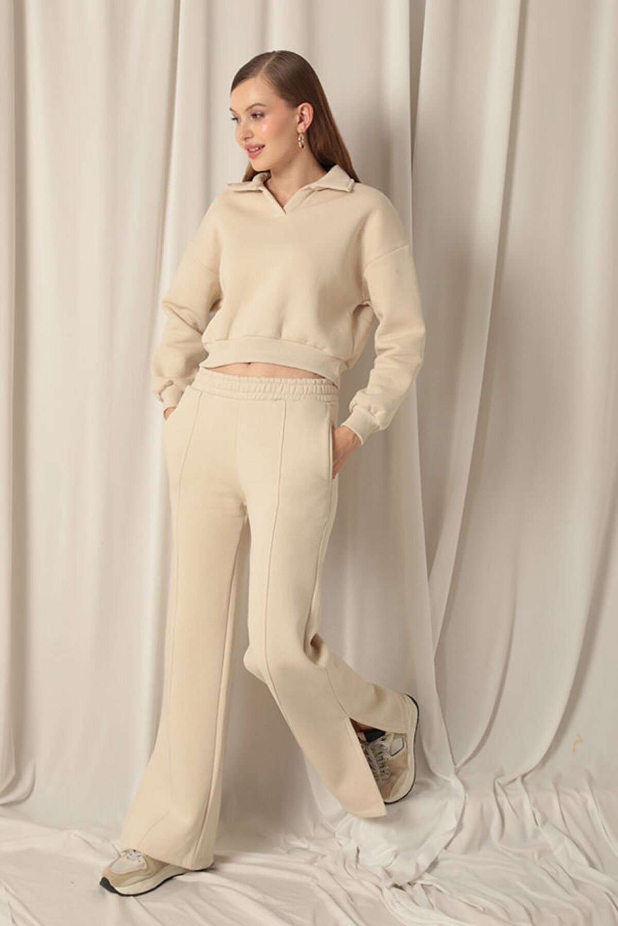 Znd Fashi̇on &Uuml;&ccedil; İpli̇k Patlı Yakalı Kısa Kadın Bej Sweat