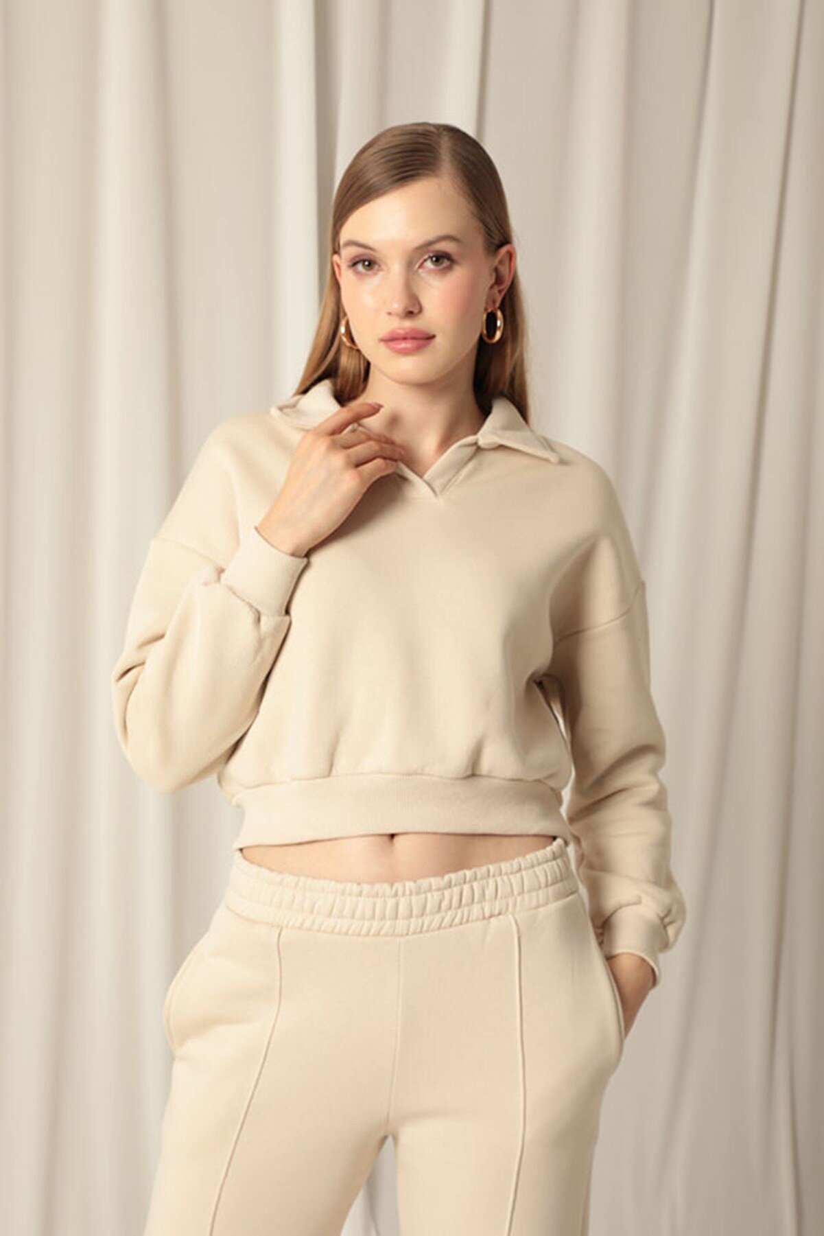 Znd Fashi̇on &Uuml;&ccedil; İpli̇k Patlı Yakalı Kısa Kadın Bej Sweat