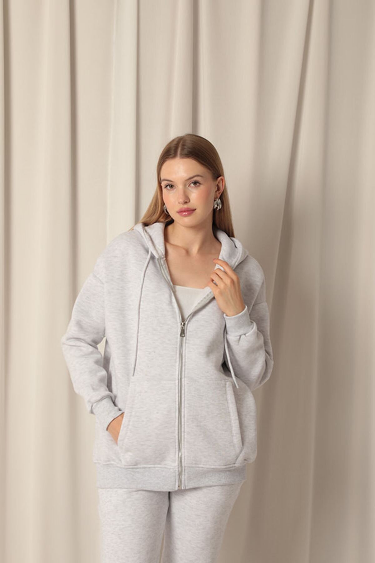 Znd Fashi̇on &Uuml;&ccedil; İpli̇k Kanguru Cep Fermuarlı Kap&uuml;şonlu Kadın Gri̇ Sweat