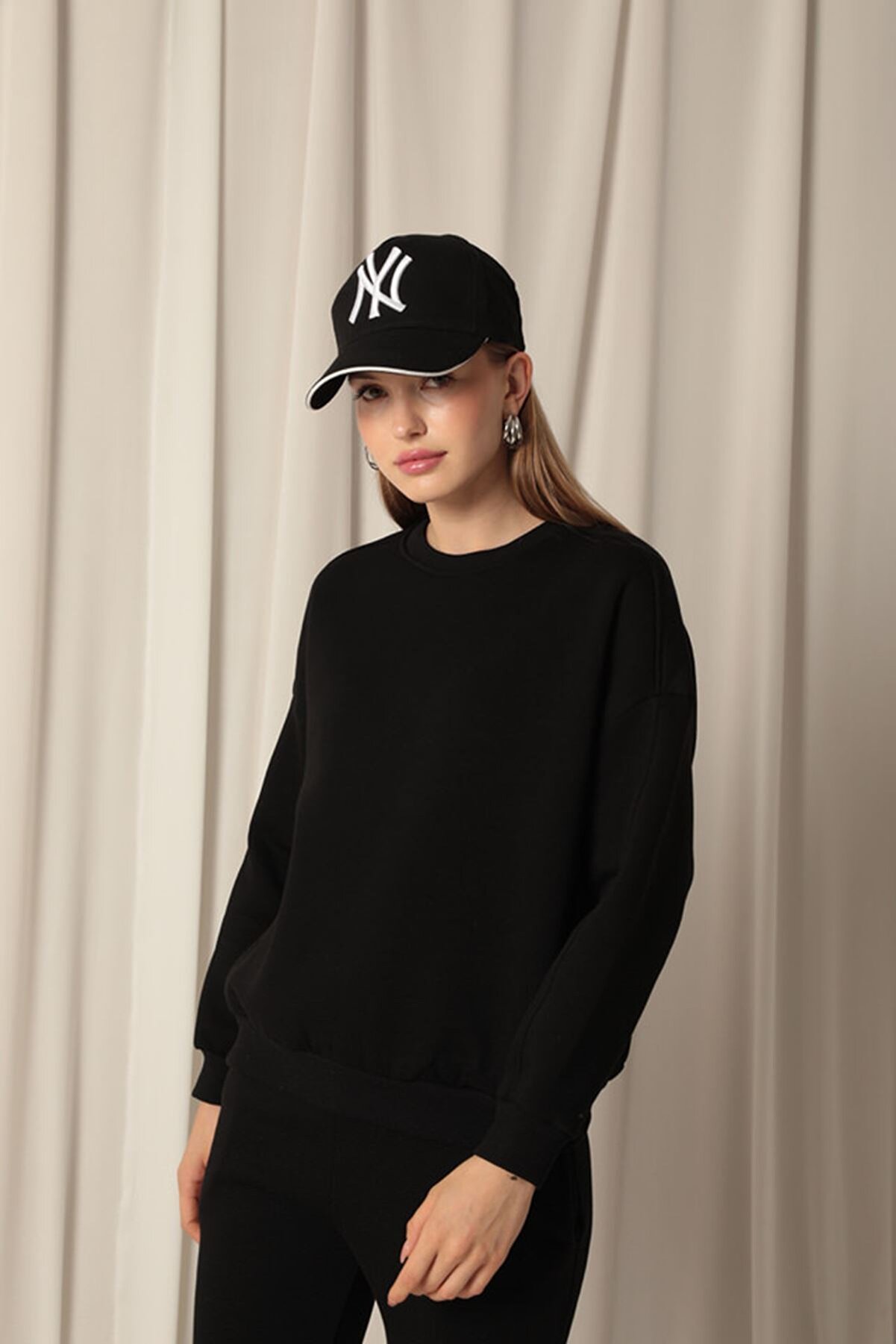 Znd Fashi̇on &Uuml;&ccedil; İpli̇k Sıfır Yaka &Ccedil;i̇malı Kadın Si̇yah Sweat