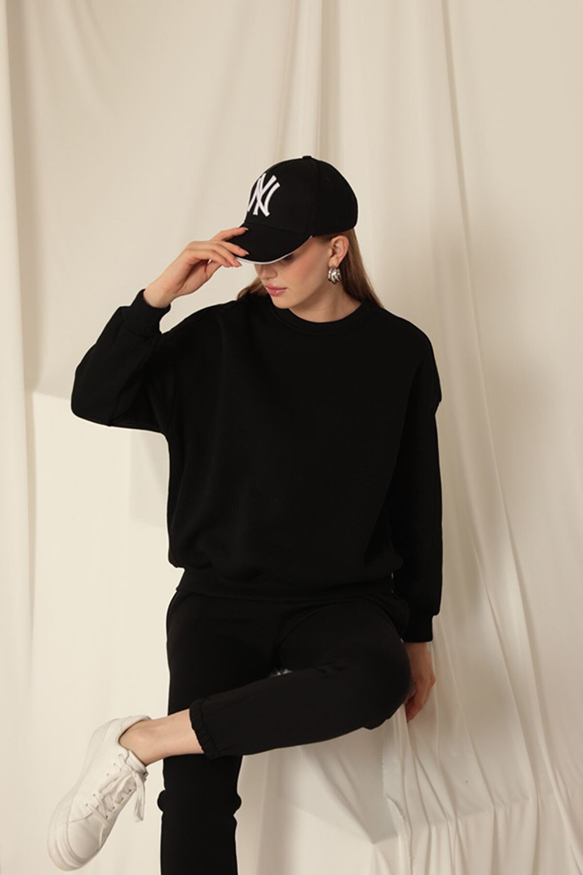 Znd Fashi̇on &Uuml;&ccedil; İpli̇k Sıfır Yaka &Ccedil;i̇malı Kadın Si̇yah Sweat