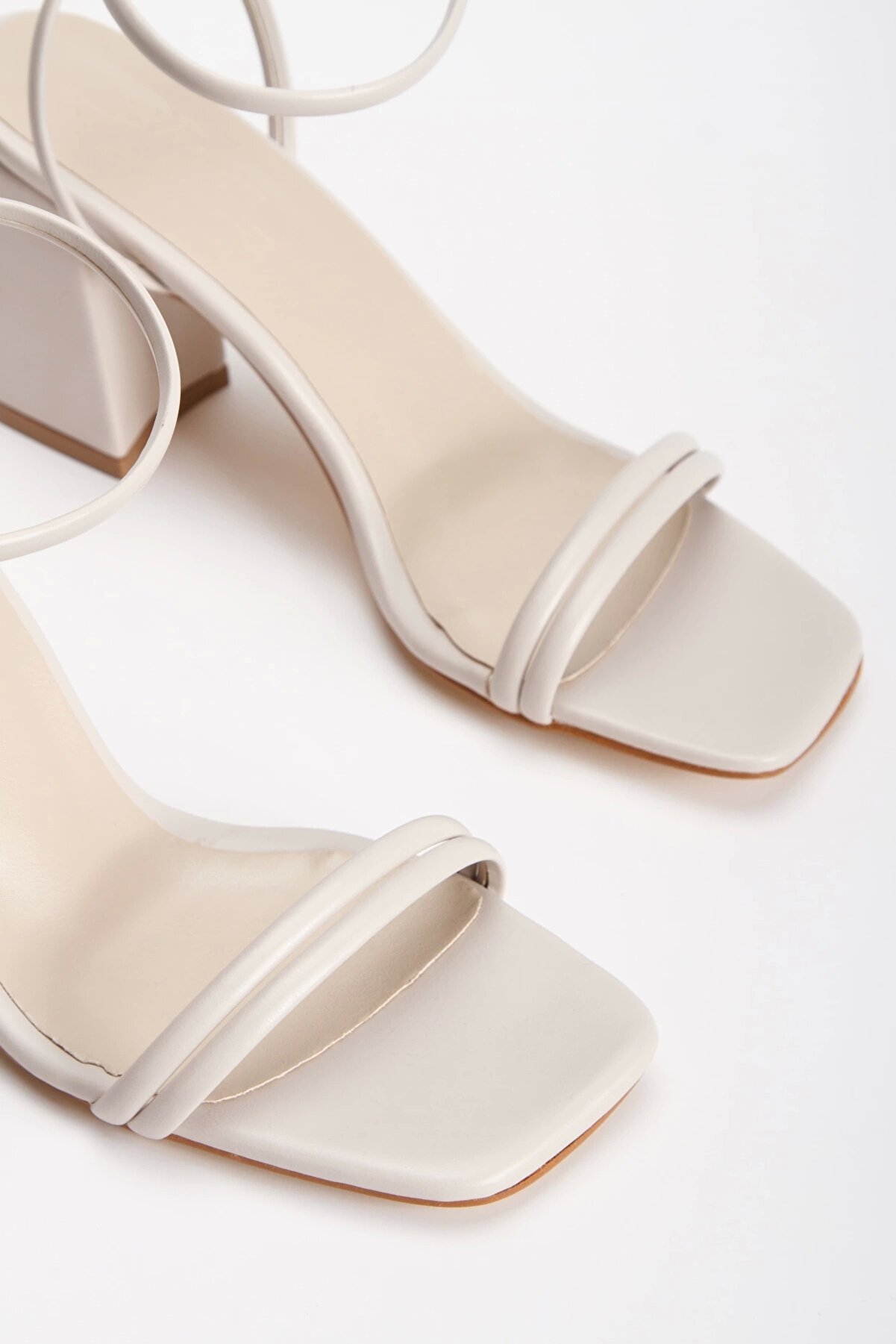 Gult Kadın Yazlık Kalın Topuklu Ayakkabı Bej