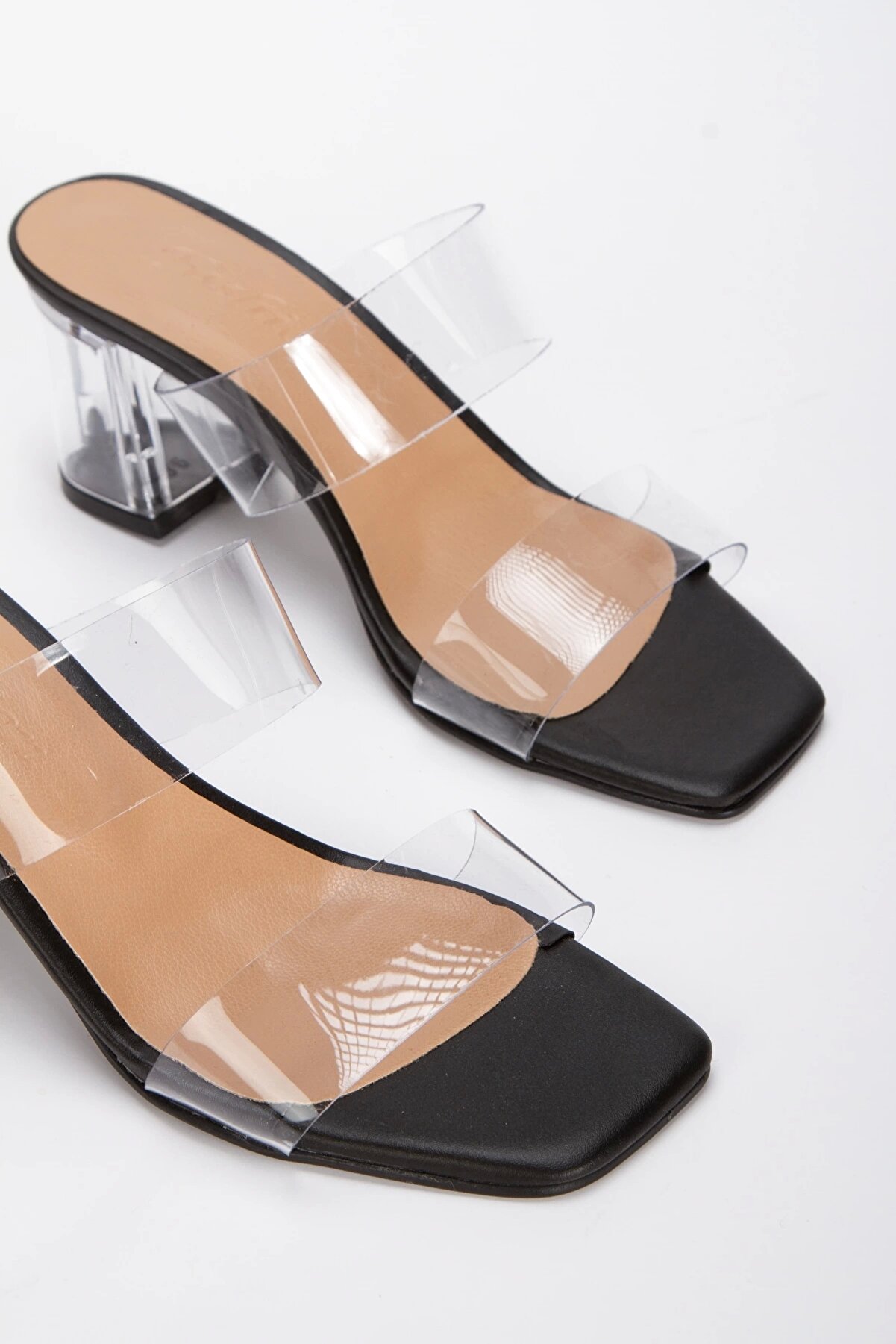 Gult Kadın Şeffaf Topuklu Terli̇k Si̇yah