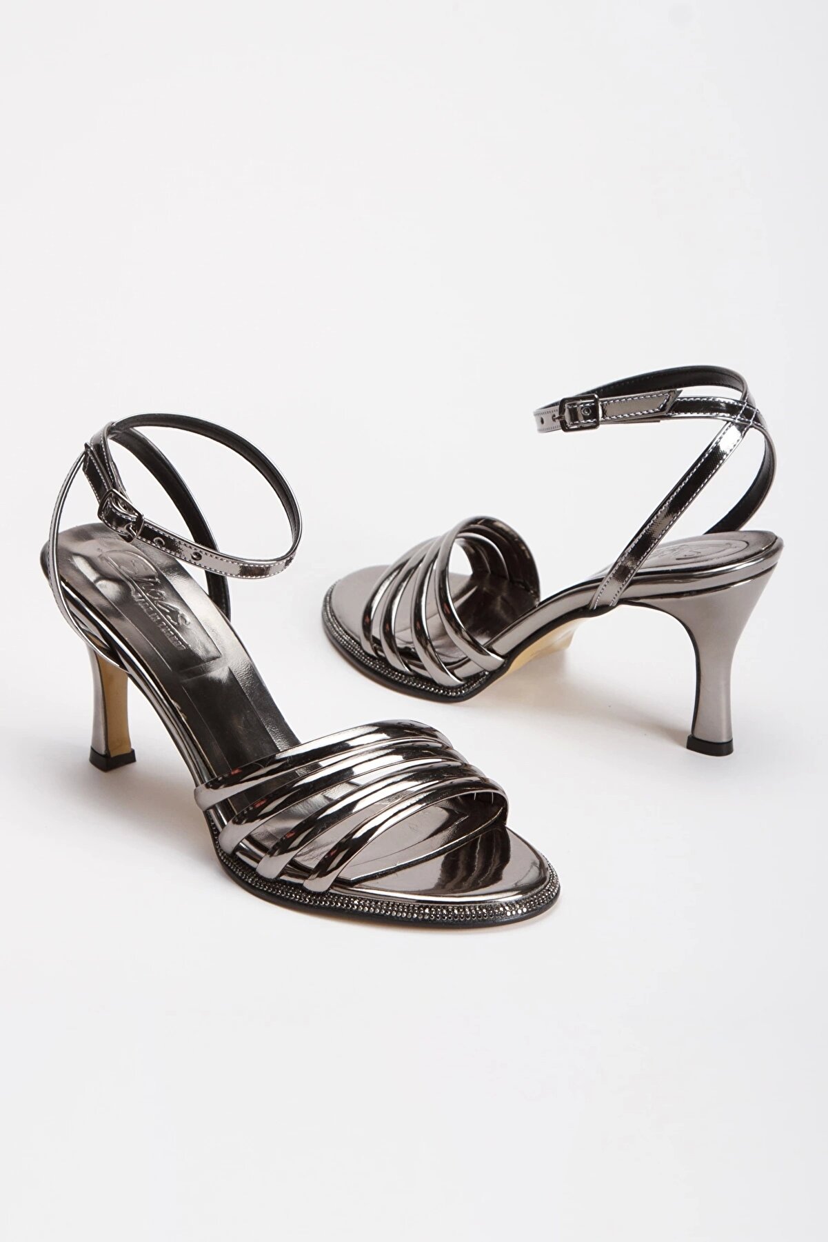 Gult Kadın Taşlı İnce Topuklu Abi̇ye Ayakkabı Plati̇n Ayna