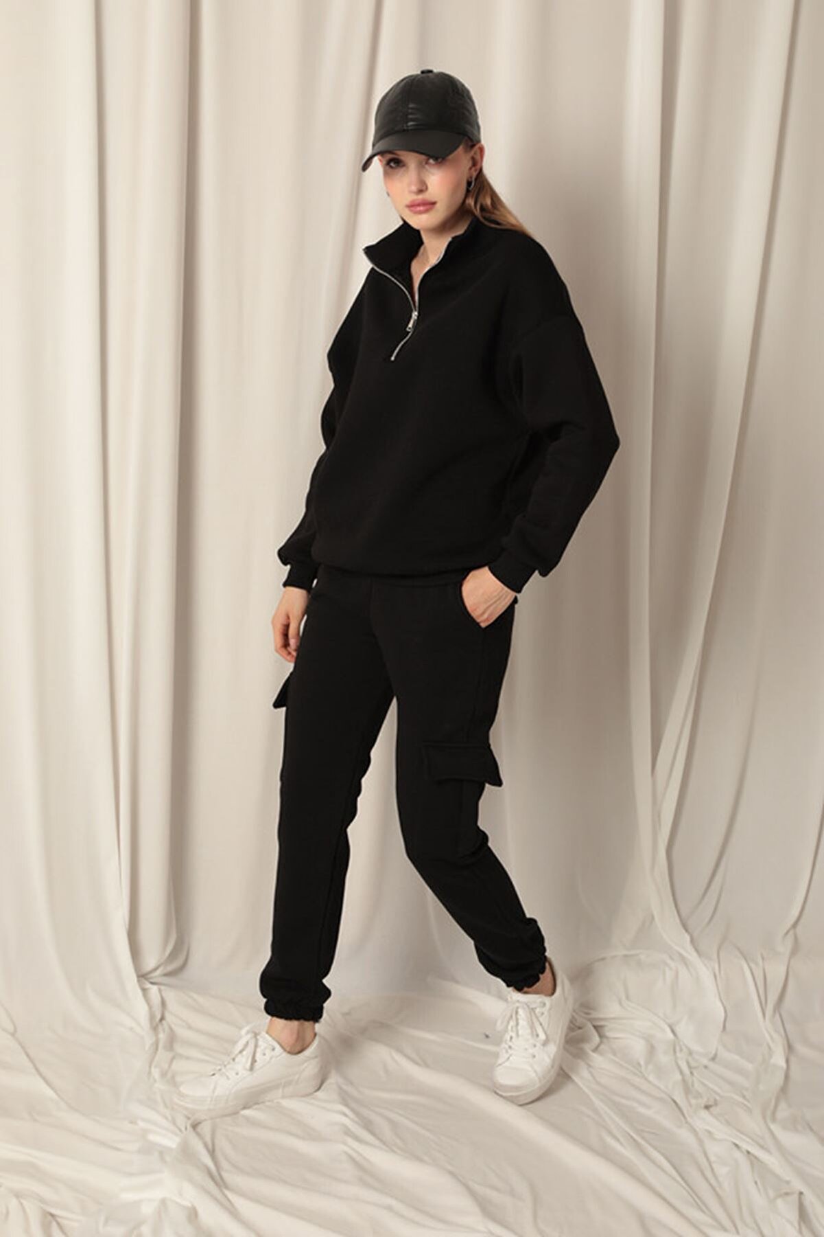 Znd Fashi̇on &Uuml;&ccedil; İpli̇k Di̇k Yaka Yarım Fermuarlı Kadın Si̇yah Sweat